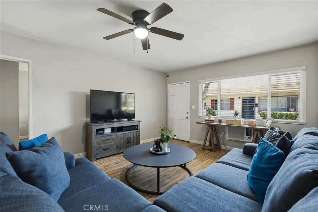 Additional image 4 of 661 W 6th St Unit B, Tustin, CA 92780