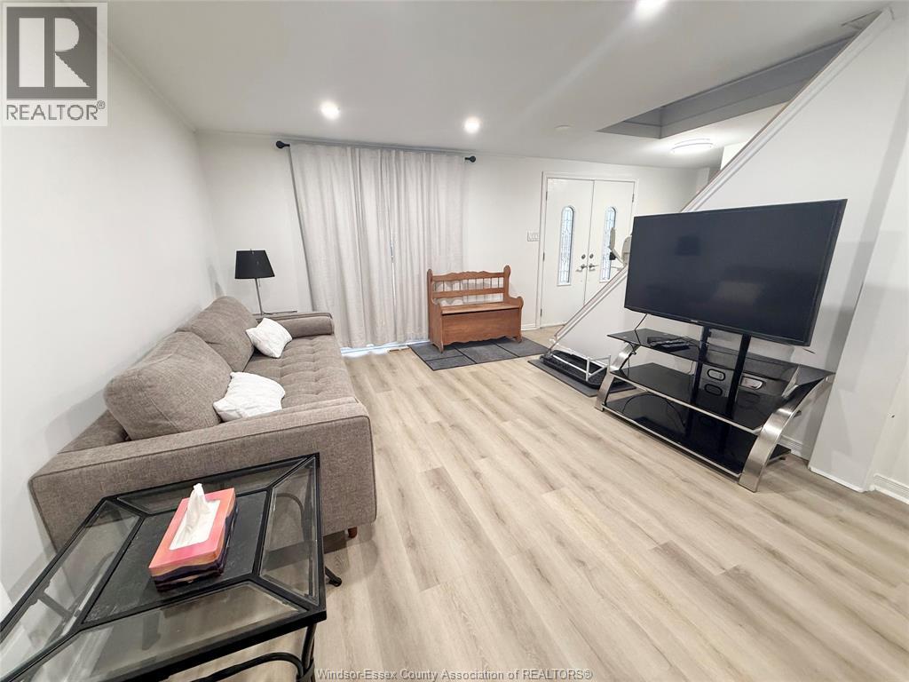 Additional image 4 of MAIN-10664 Atwater Crescent, Windsor, ON, N8N2T1