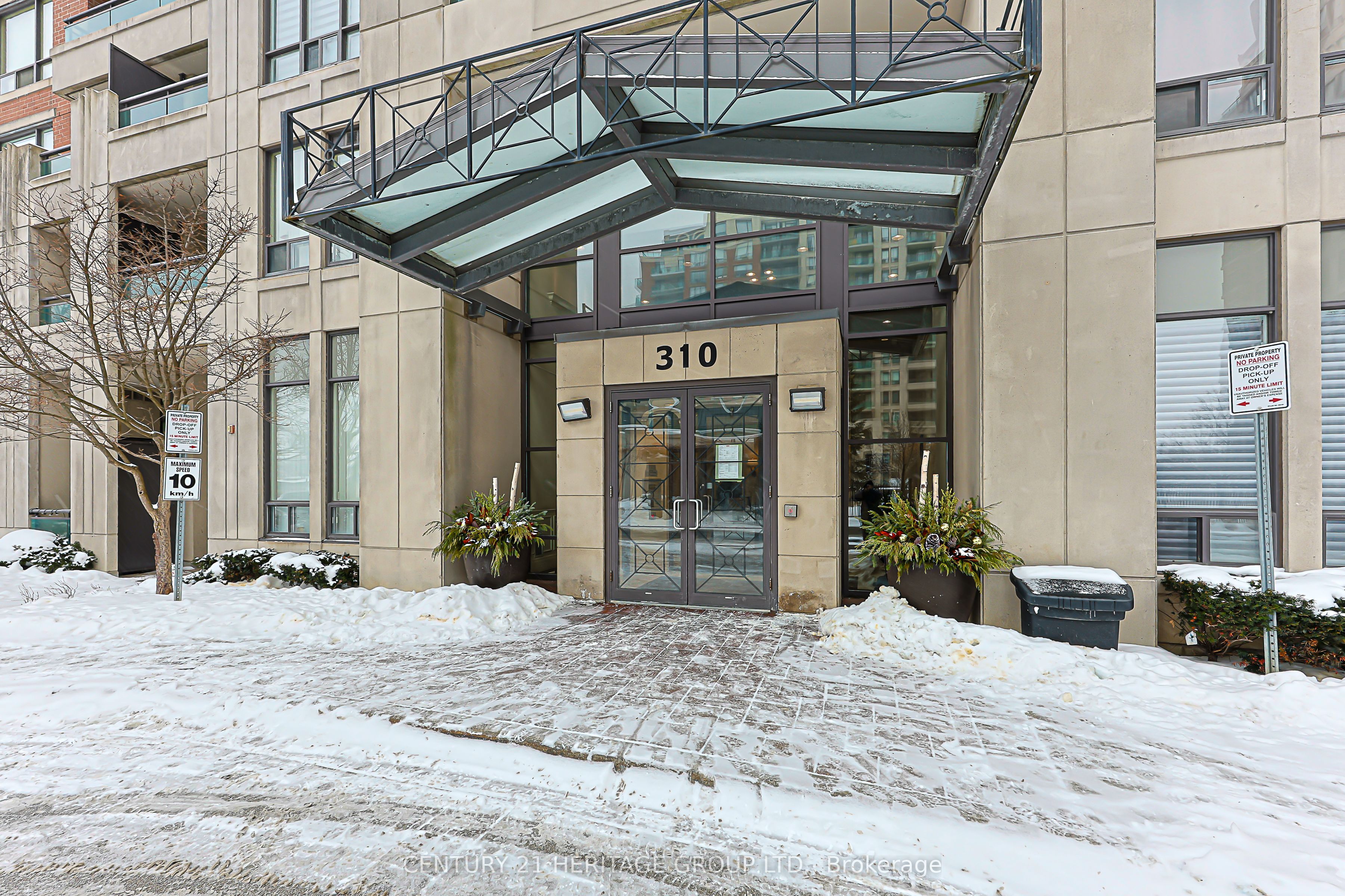 211-310 Red Maple Road, Richmond Hill, ON, L4C 0T7