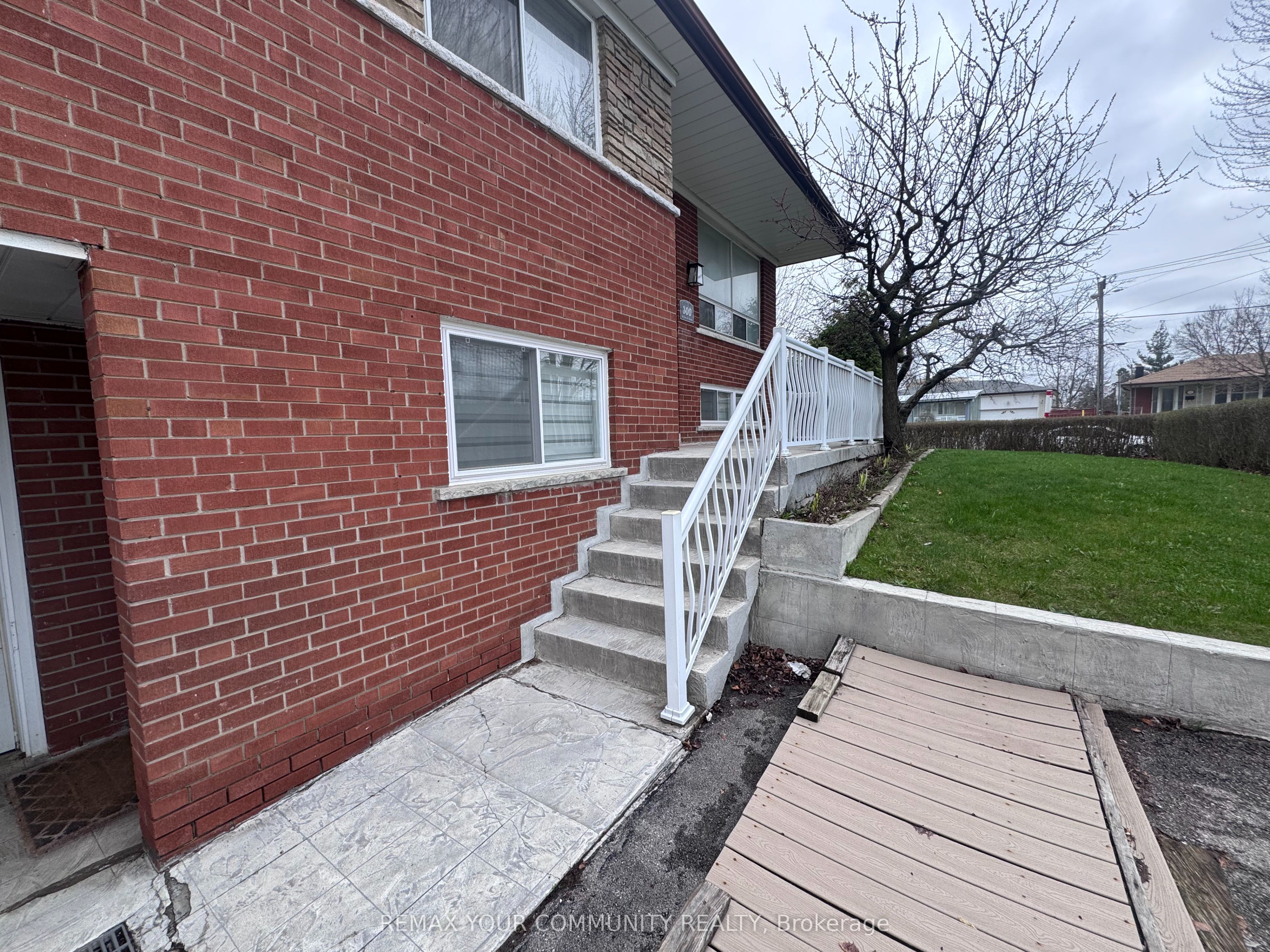 Additional image 2 of UPPER-300 Driftwood Avenue, Toronto, ON, M3N 2P1