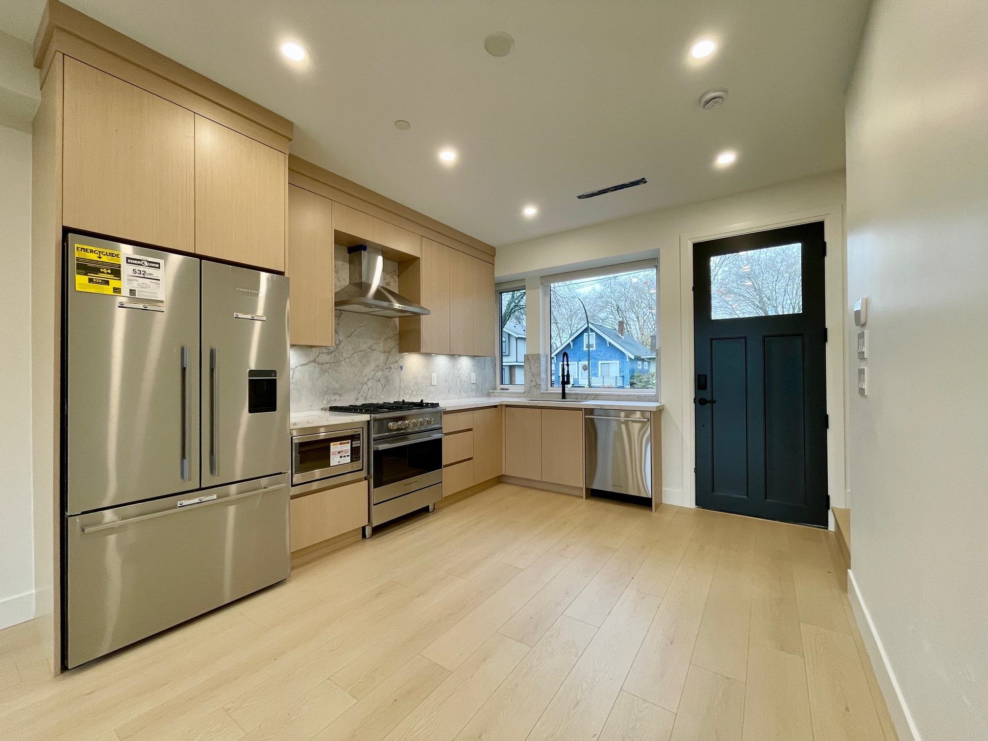 Additional image 3 of 162 43rd Avenue E, Vancouver, BC, V5W 1S9