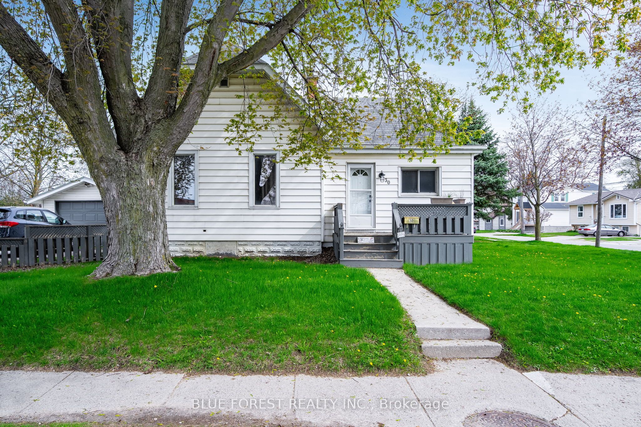 30 Park Avenue E, Chatham-kent, ON, N7M 3V5