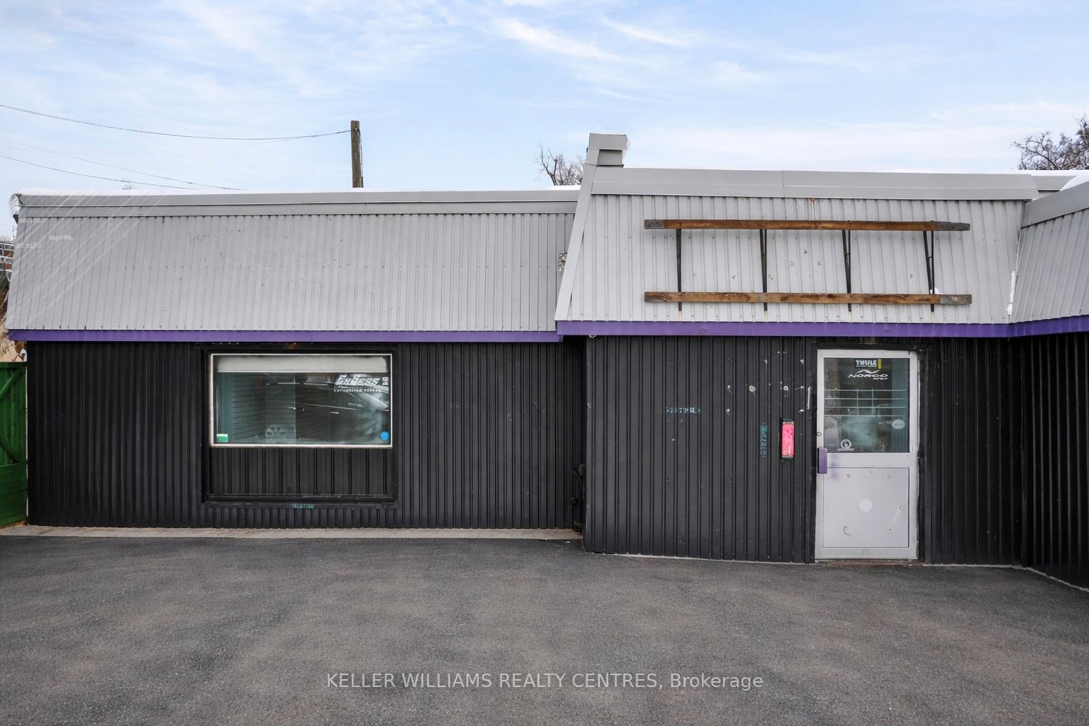 384 Queen Street, Peterborough, ON, K9H 3J6