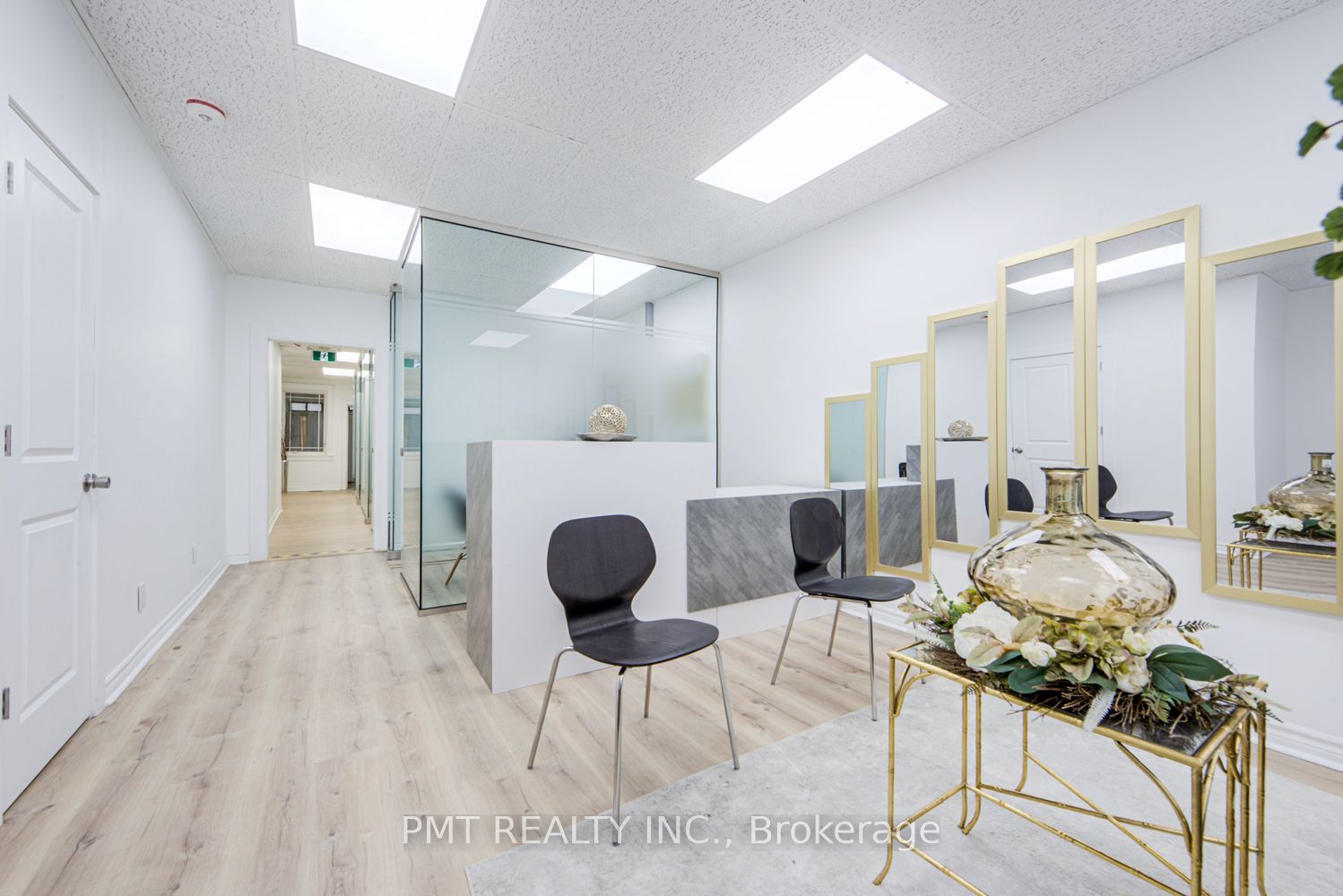 1092 Bathurst Street, Toronto, ON, M5R 3G9