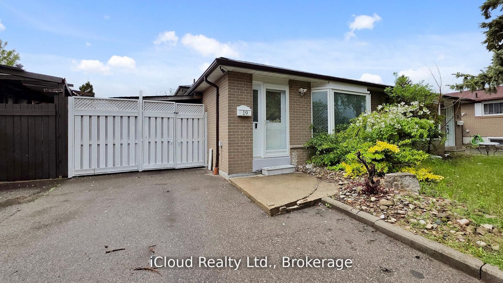 Additional image 3 of 19 Flamingo Crescent, Brampton, ON, L6T 2G4