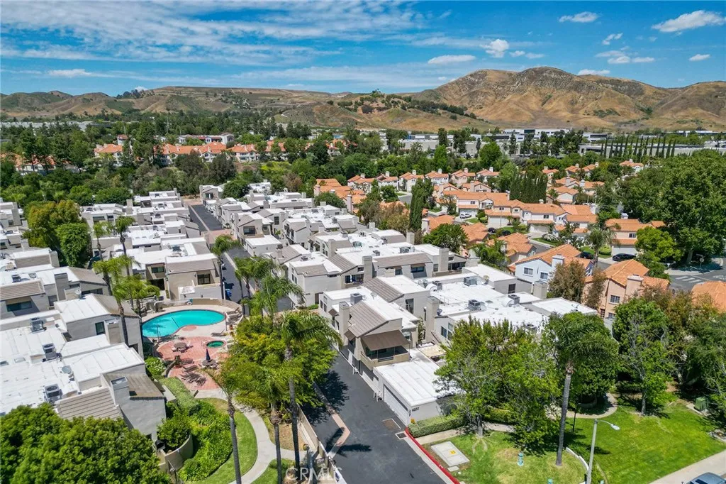 4277 Las Virgenes Rd, Calabasas, CA 91302
