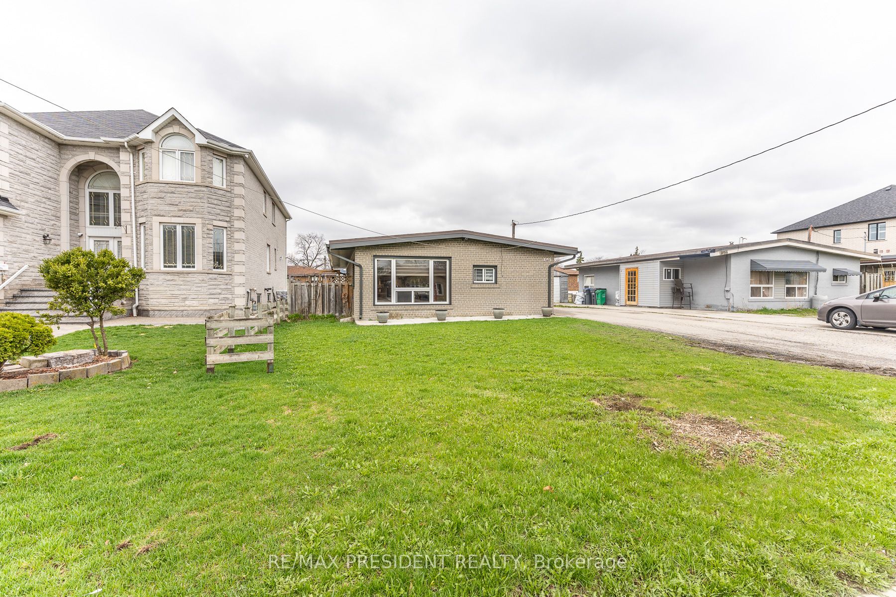 7648 Redstone Road, Mississauga, ON, L4T 2B9