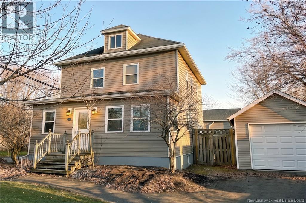 114 Pleasant Street, Moncton, NB, E1A2V2