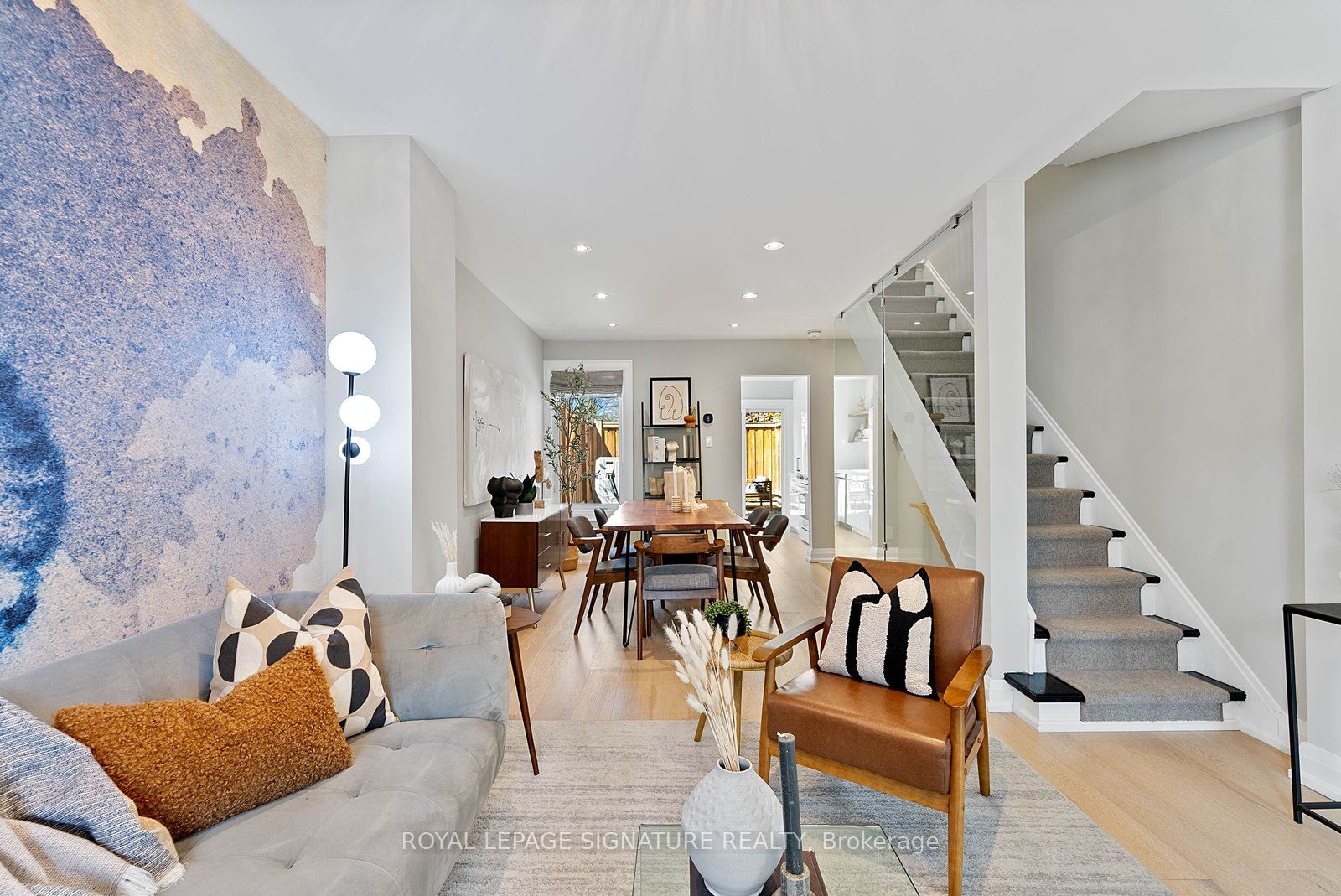 Additional image 6 of 100 Sussex Avenue, Toronto, ON, M5S 1K3