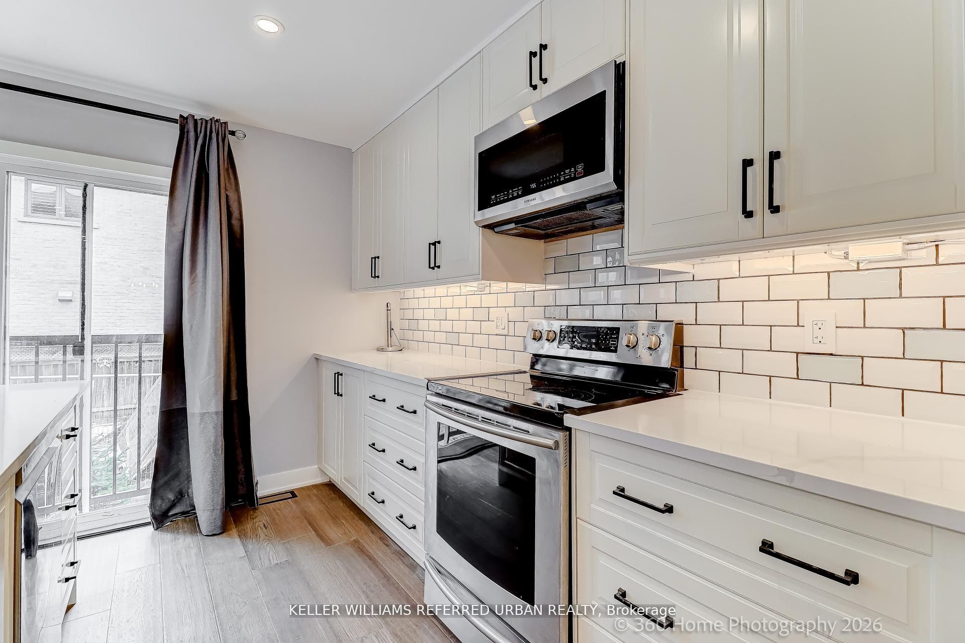 Additional image 6 of 1-84 Foch Avenue, Toronto, ON, M8W 3X6