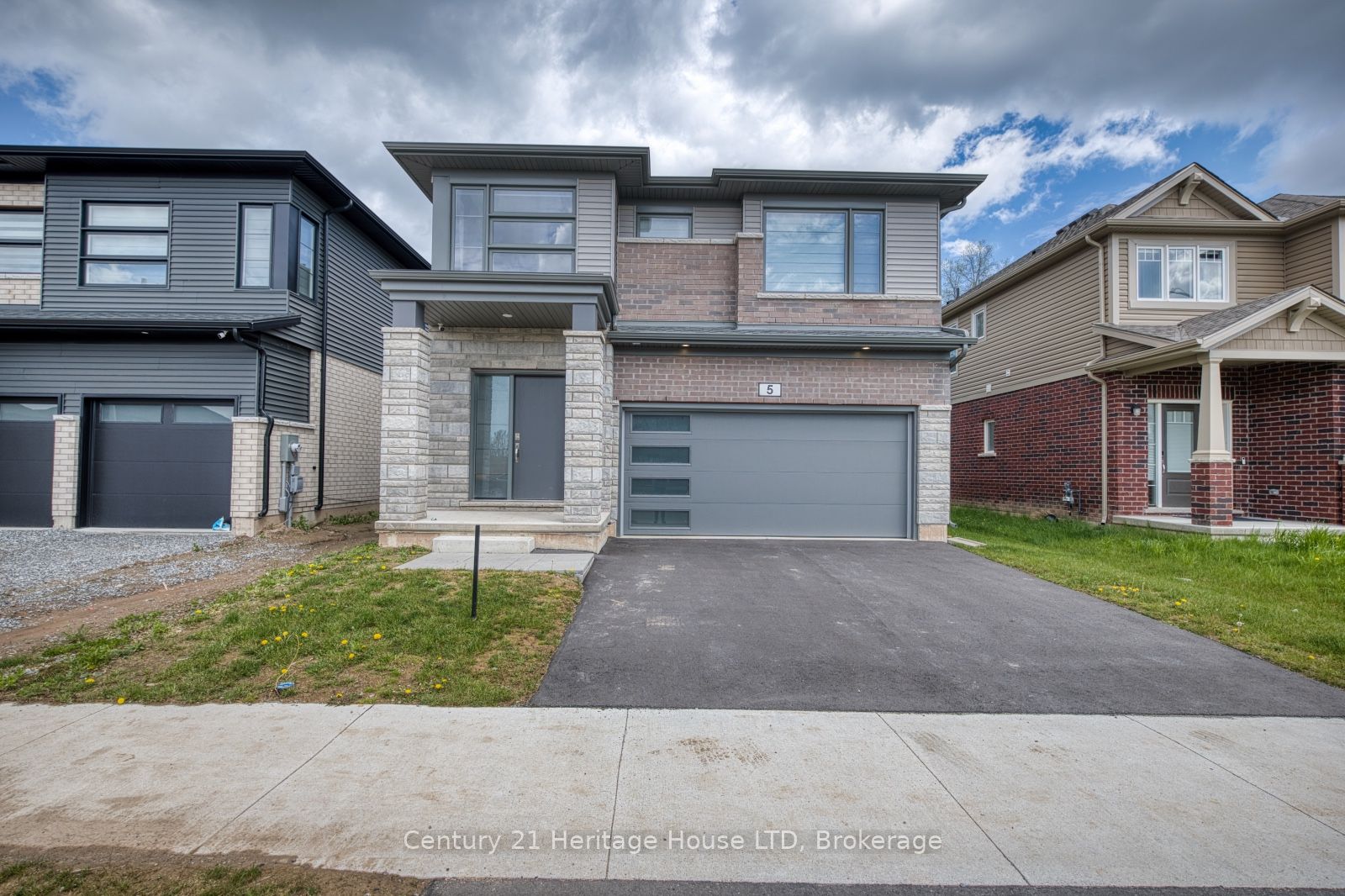 5 Wilson Drive, Thorold, ON, L2V 0M3