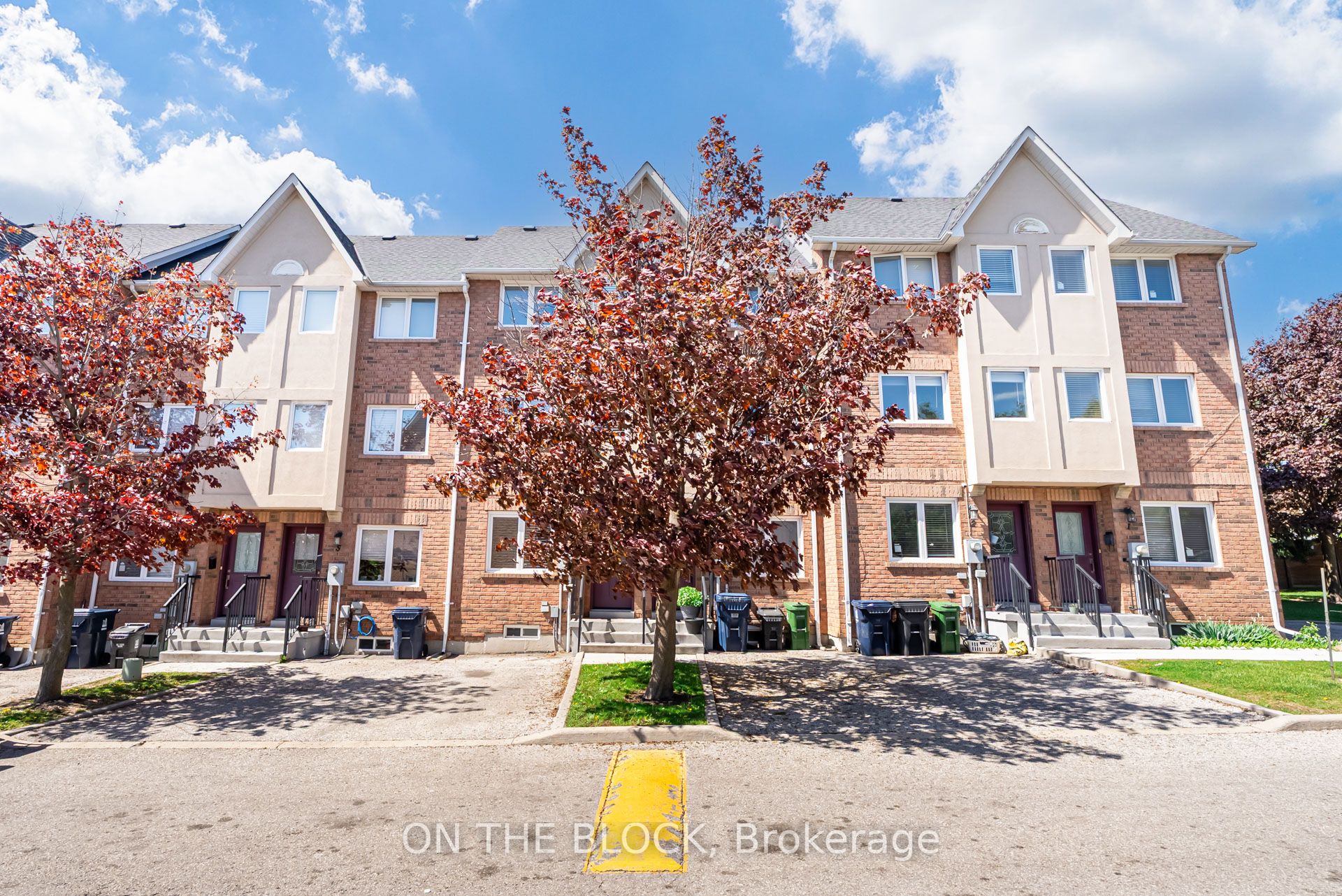 4-224 Rosemount Avenue, Toronto, ON, M9N 1M8