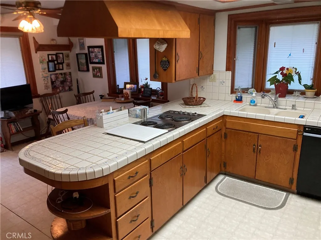 Additional image 22 of 23540 Collins St, Woodland Hills, CA 91367
