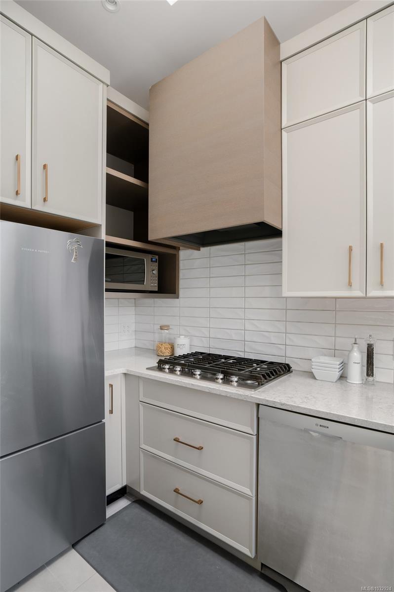 Additional image 5 of 2639 Victor Street, Victoria, BC, V8R 4E3