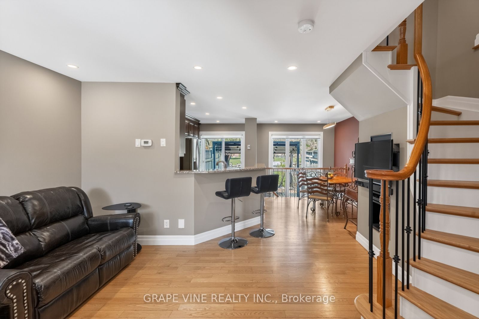 Additional image 6 of 142 College Circle, Ottawa, ON, K1K 4S1