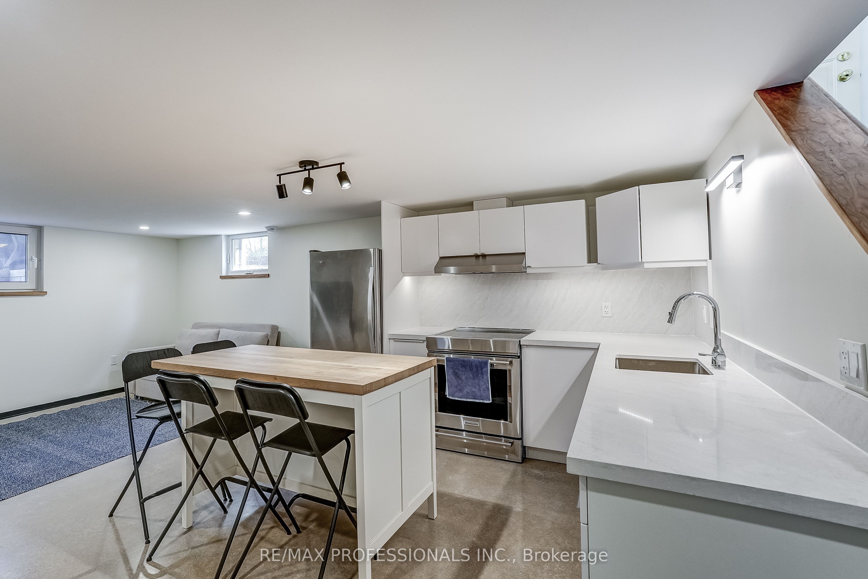 BSMT-9 Cashman Crescent, Toronto, ON, M6N 4M6