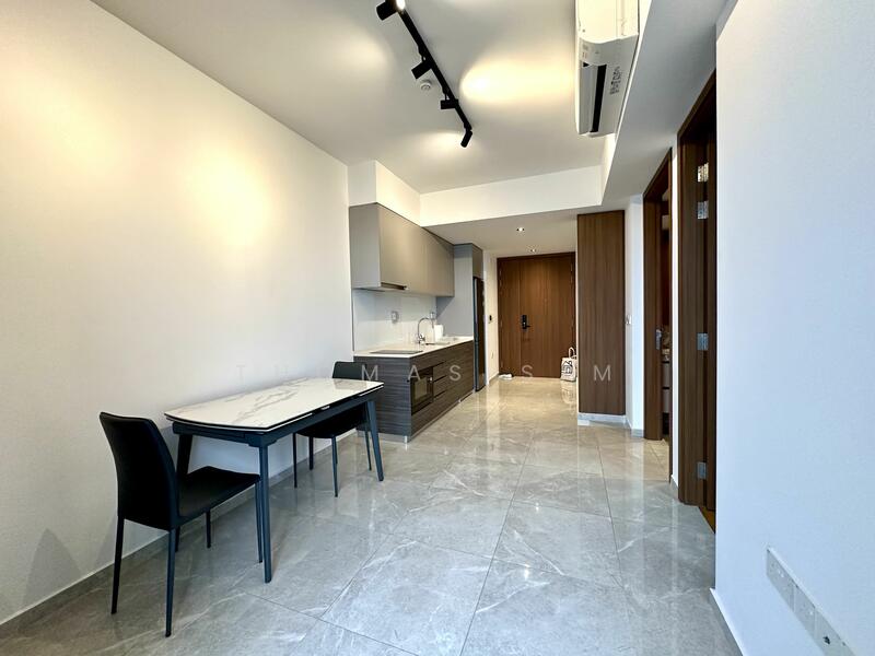 21 Stirling Road photo 2