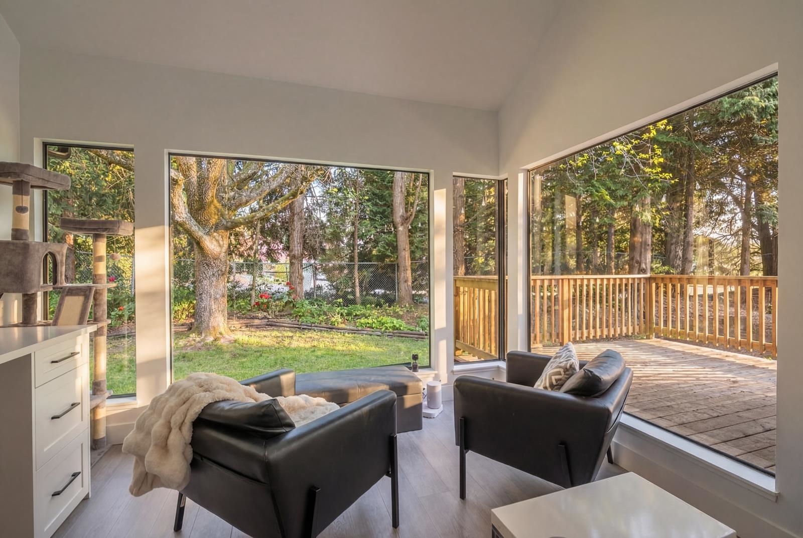 Additional image 2 of 15951 Alder Place, Surrey, BC, V4A 5J1