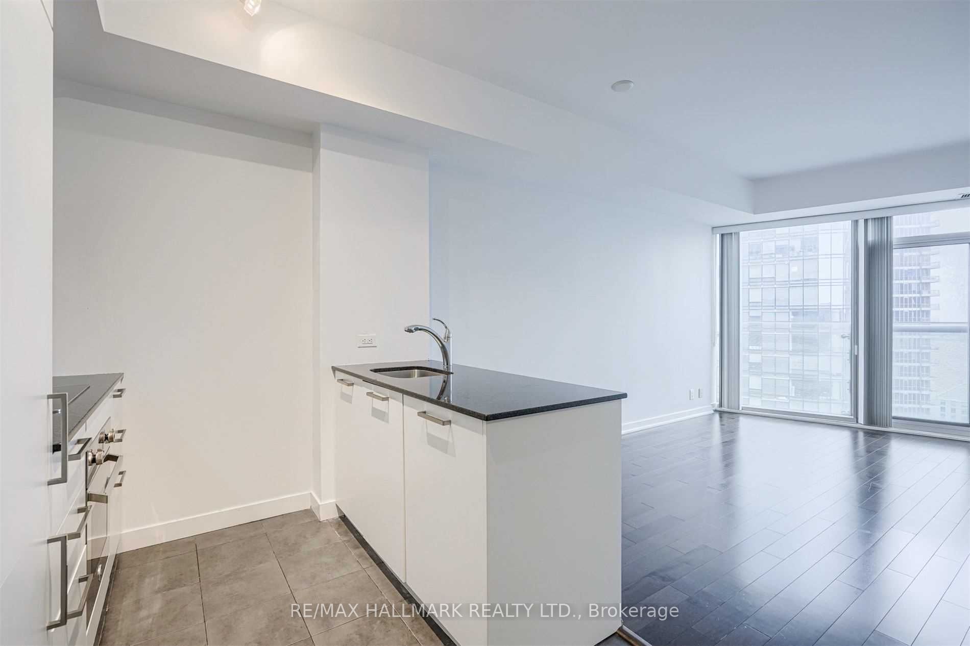 Additional image 3 of 2303-12 York Street, Toronto, ON, M5J 0A9