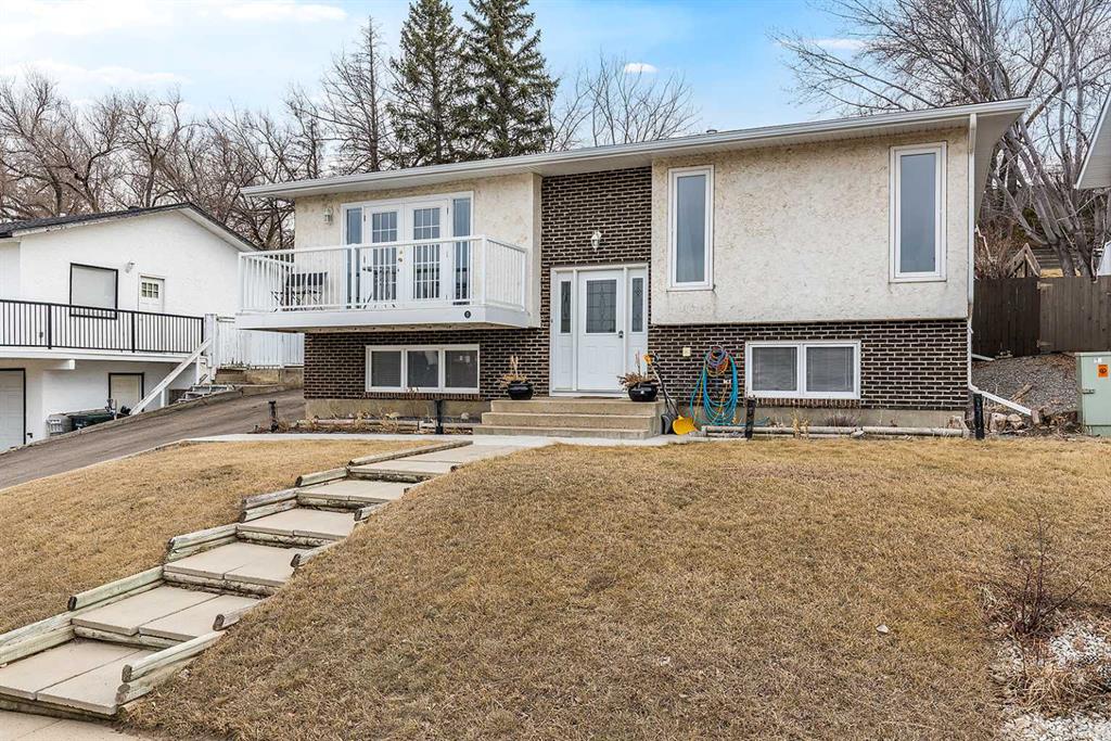 7 Valleyview Drive SW, Medicine Hat, AB, T1A7K5