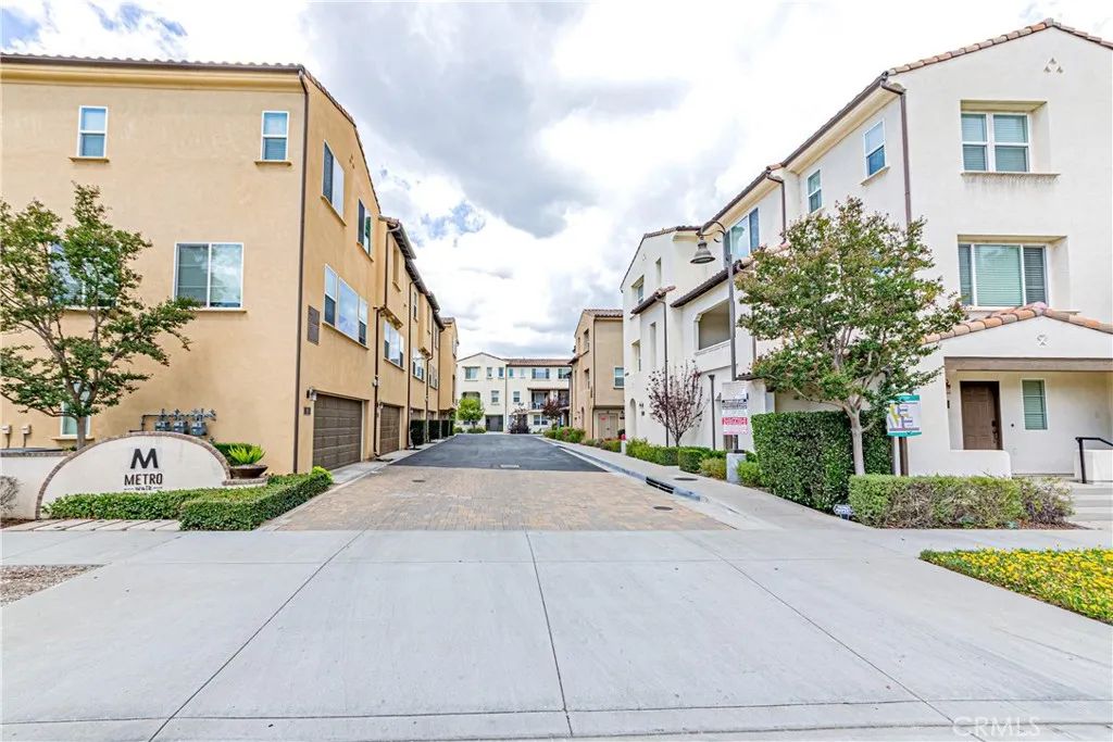 Additional image 41 of 809 N Dalton Ave Unit 104, Azusa, CA 91702