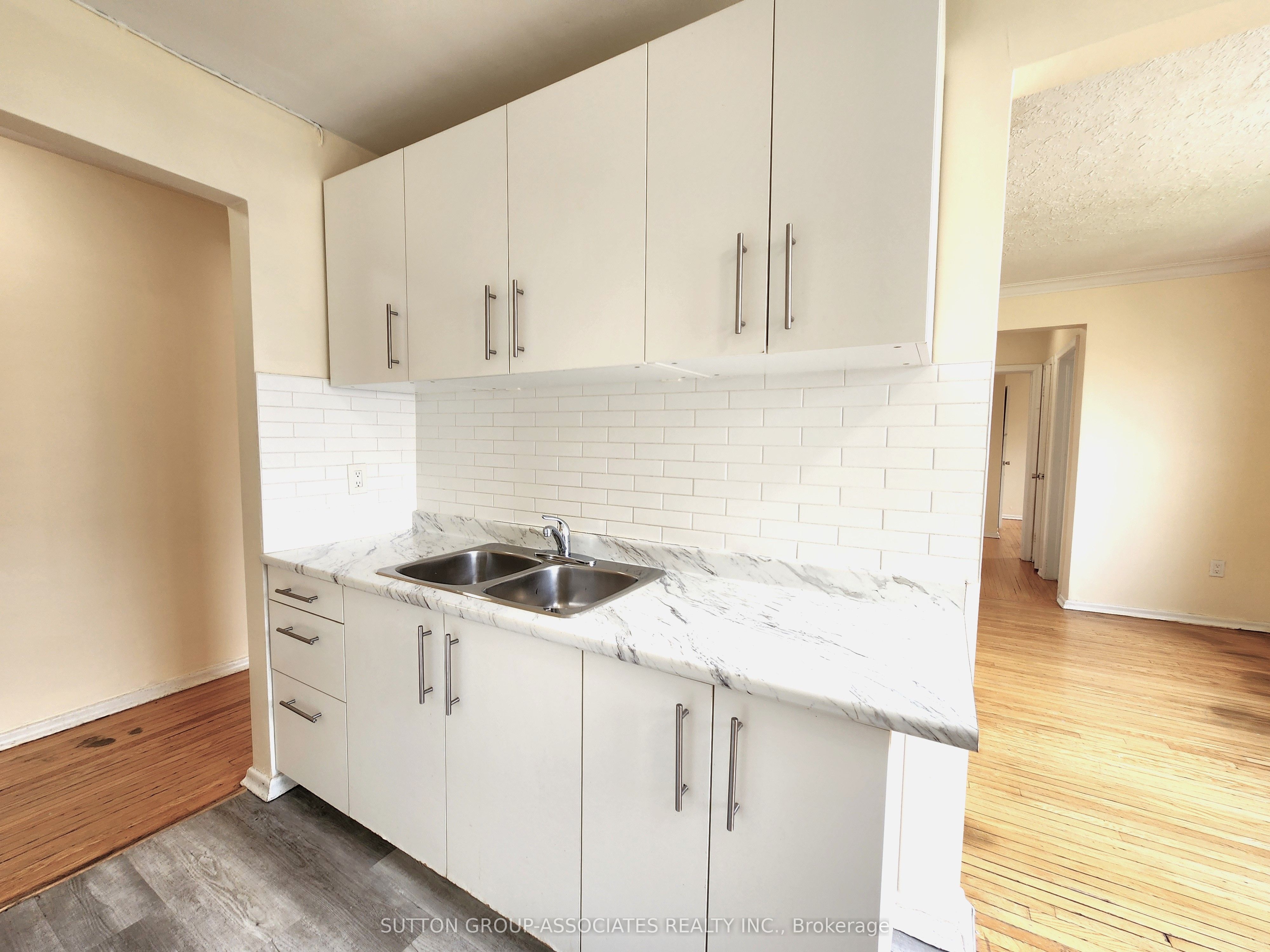 Additional image 4 of 301-3 Greenbrook Drive, Toronto, ON, M6M 2J8