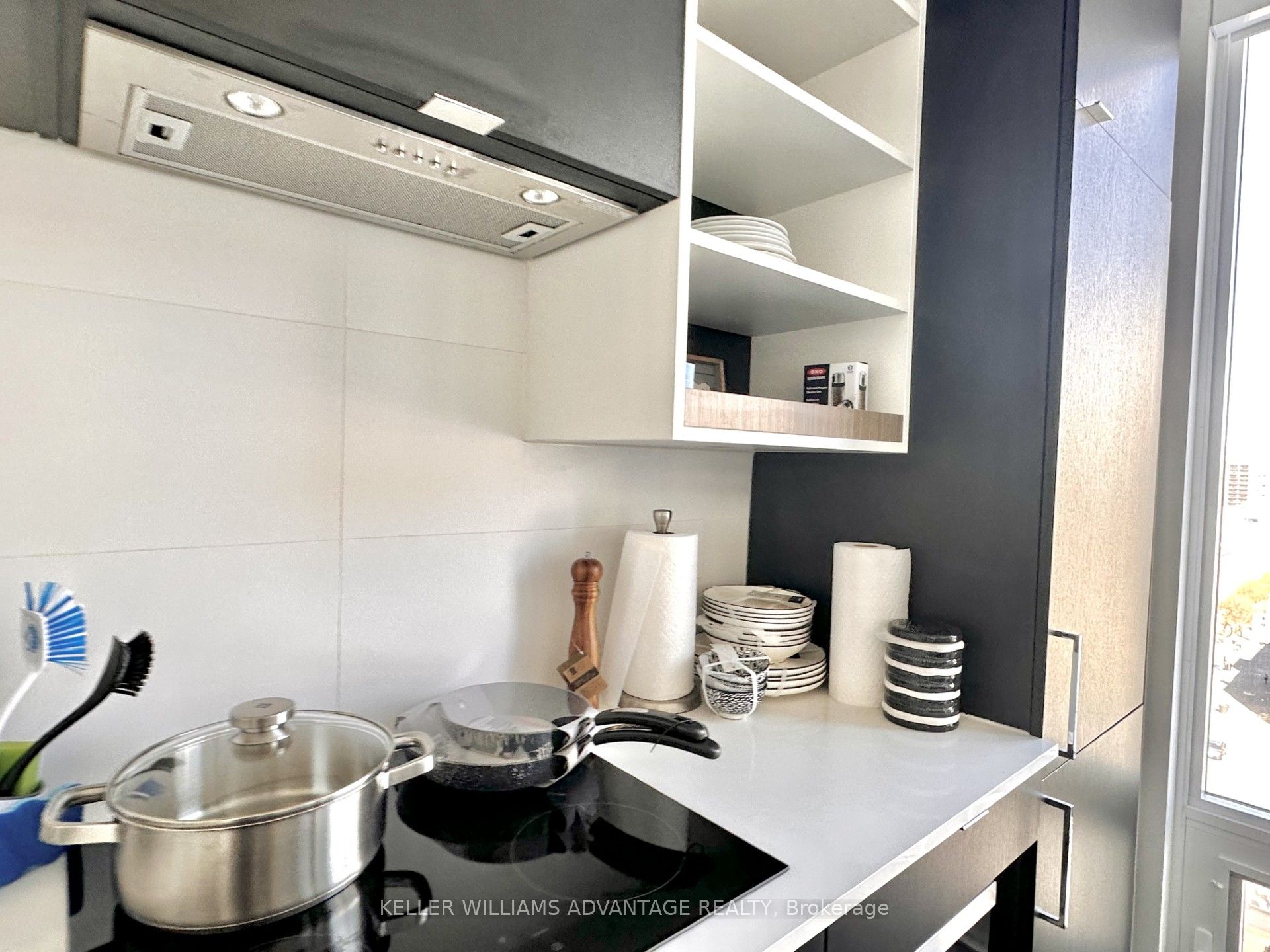 Additional image 4 of 802-20 Edward Street, Toronto, ON, M5G 0C5