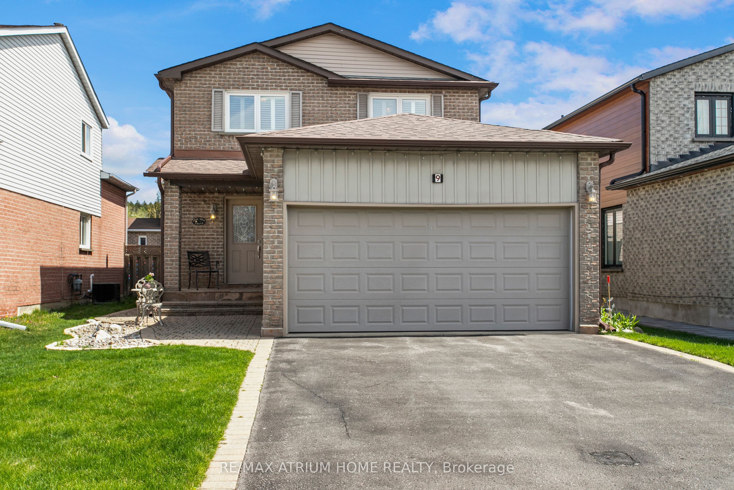 Additional image 2 of 9 Constellation Crescent, Richmond Hill, ON, L4C 8J8