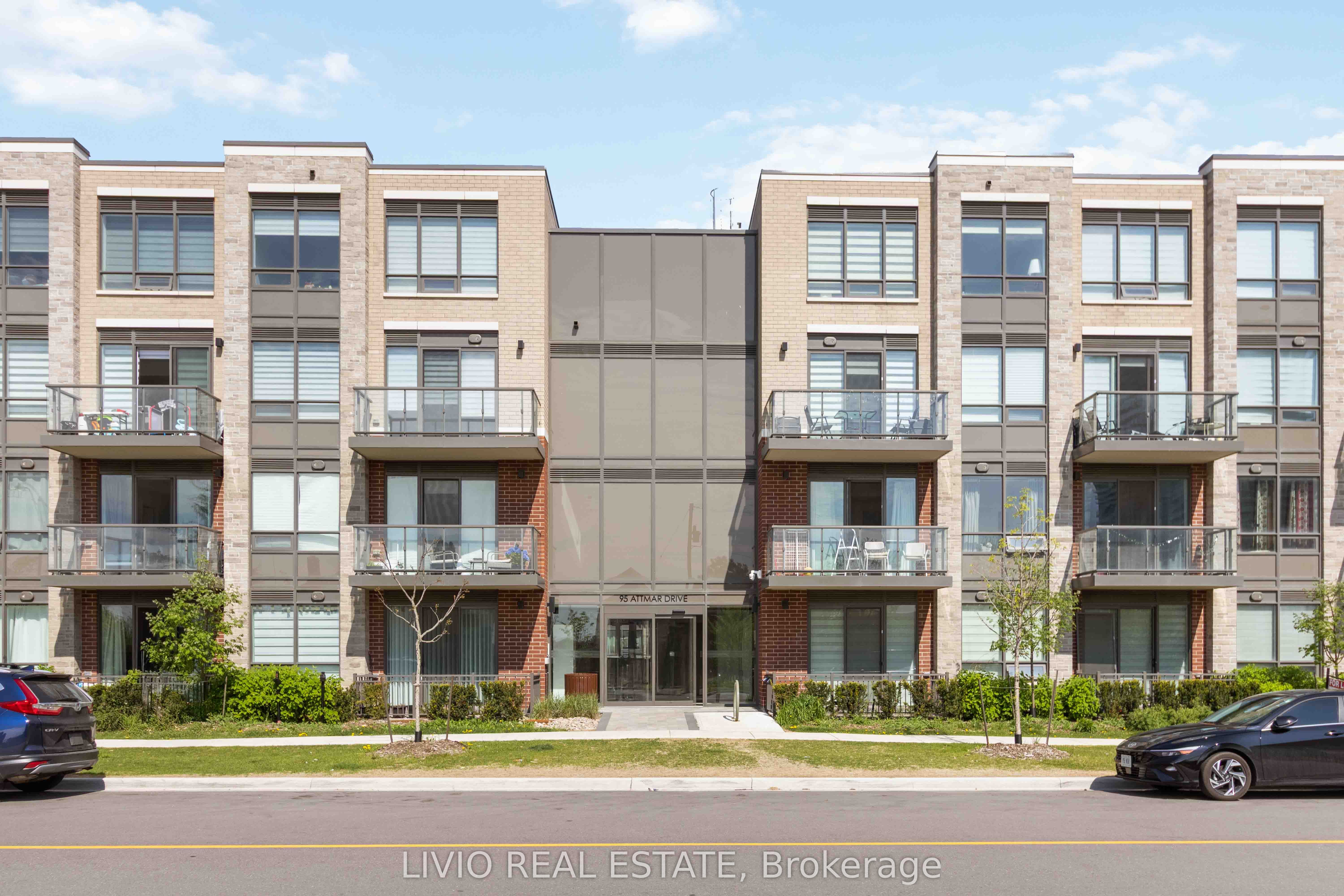 206-95 Attmar Drive, Brampton, ON, L6P 0Y6