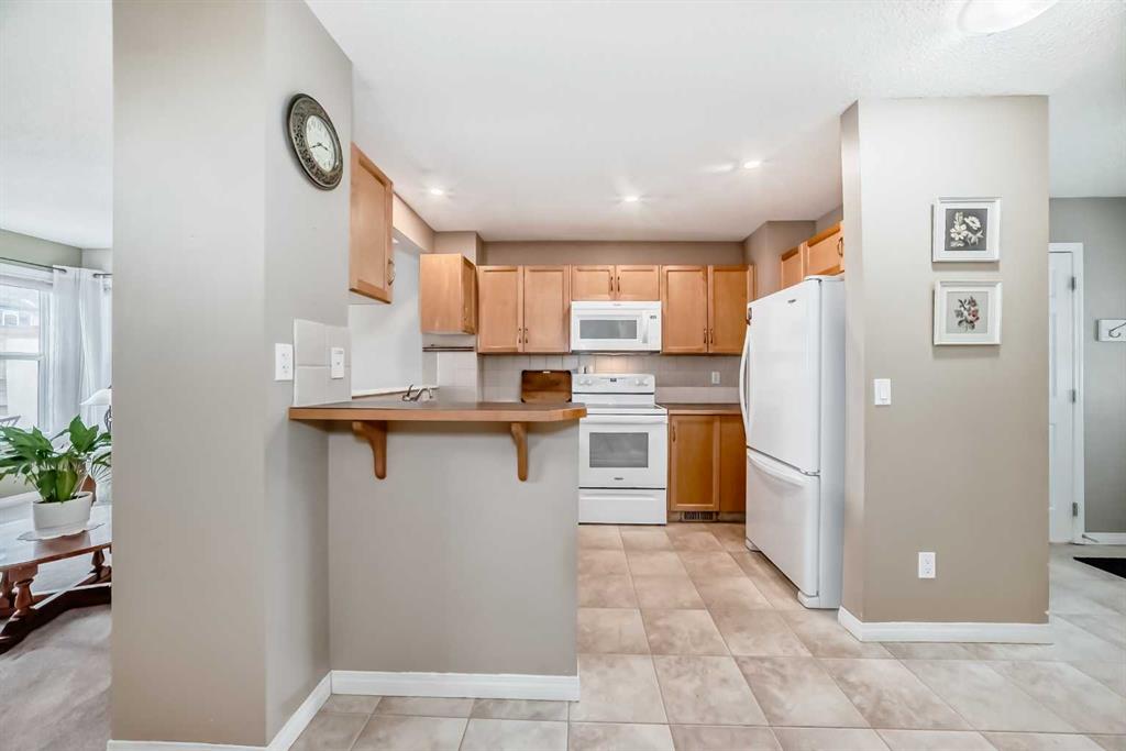 Additional image 4 of 137 Luxstone Way SW, Airdrie, AB, T4B3C2