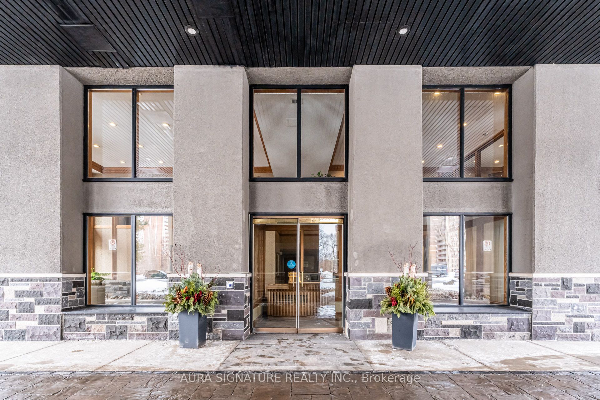 Additional image 2 of 203-40 Richview Road, Toronto, ON, M9A 5C1