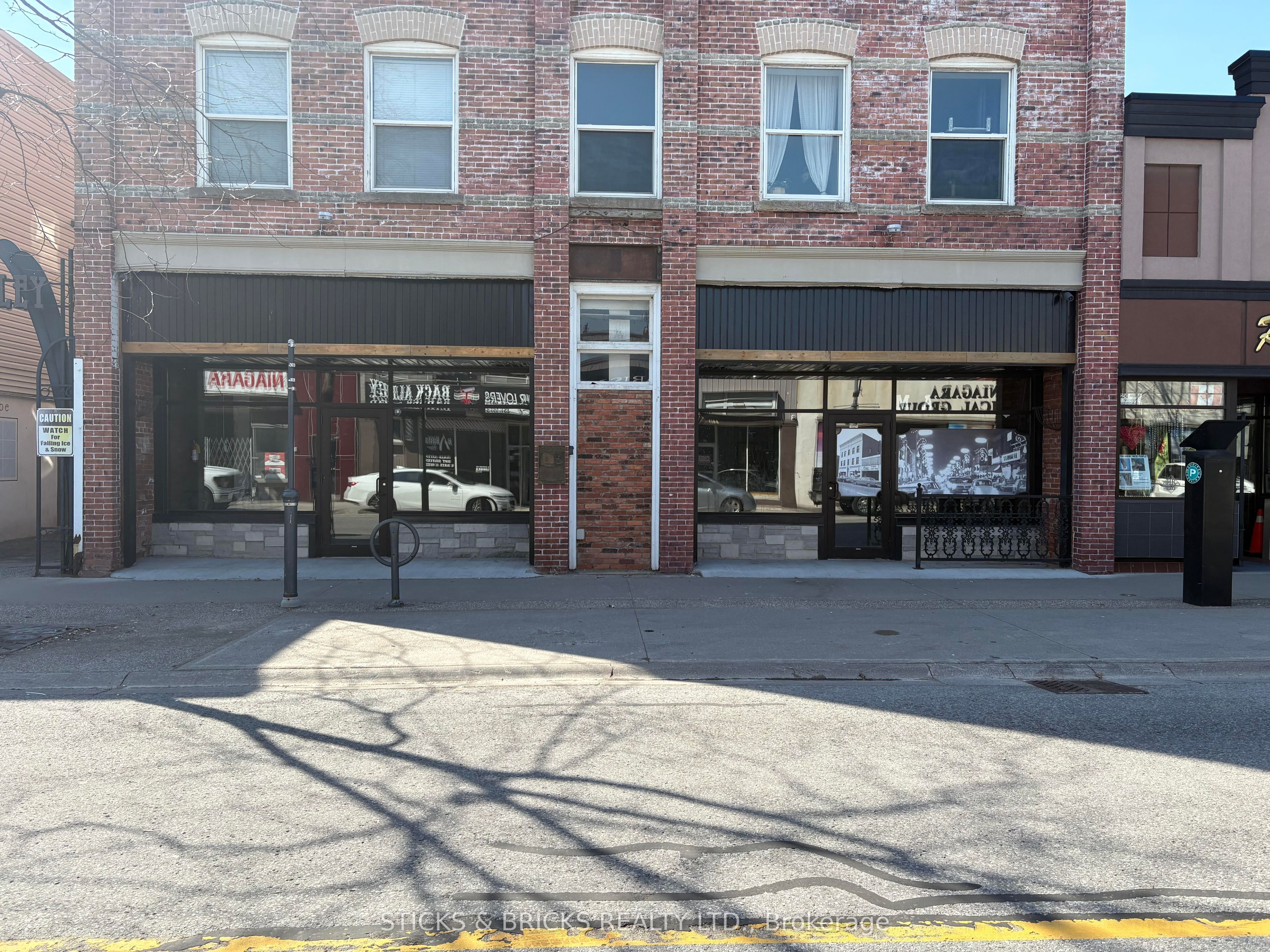 4410 Queen Street, Niagara Falls, ON, L2E 2L3