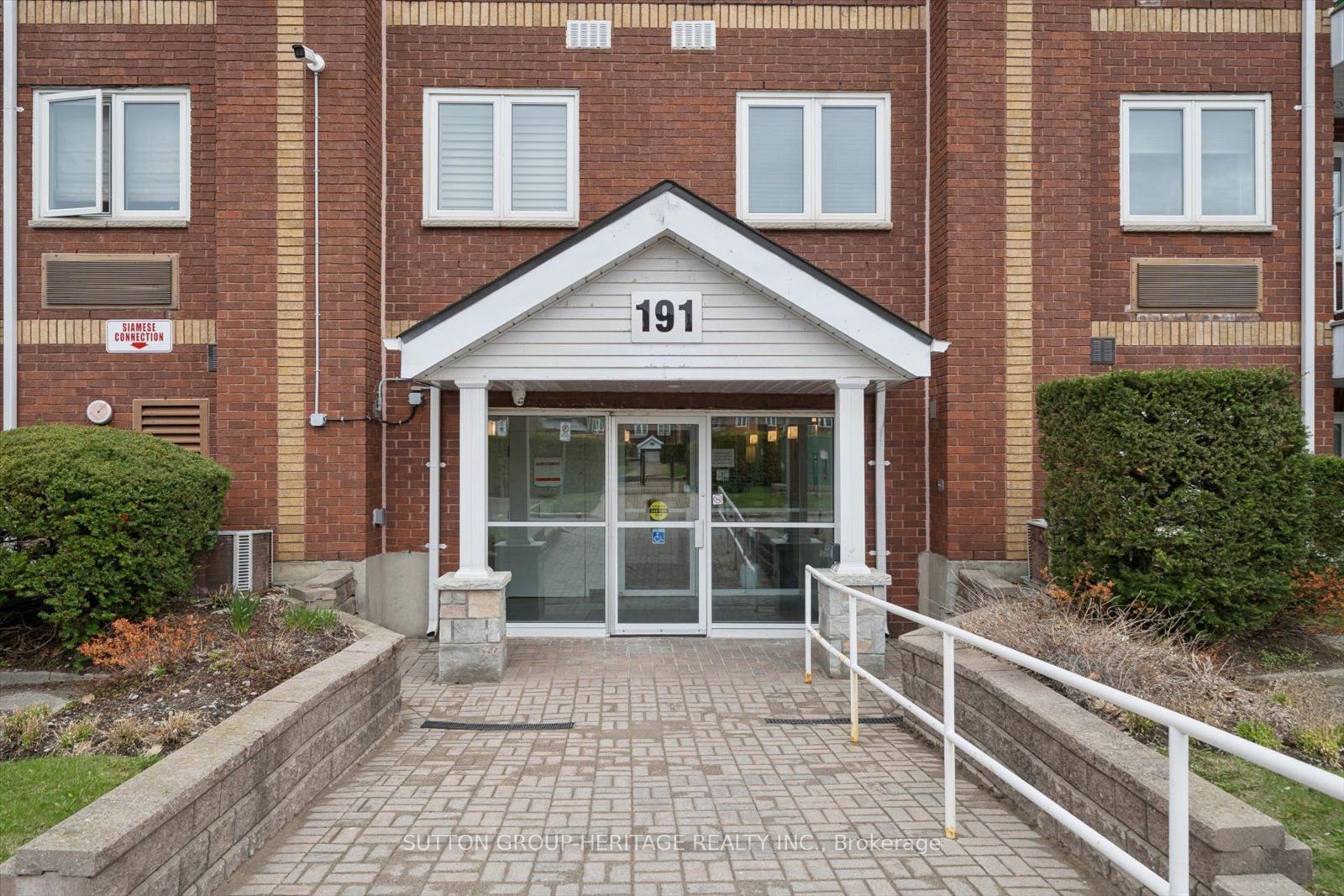 Additional image 3 of 414-191 Lake Driveway N/a W, Ajax, ON, L1S 7H9