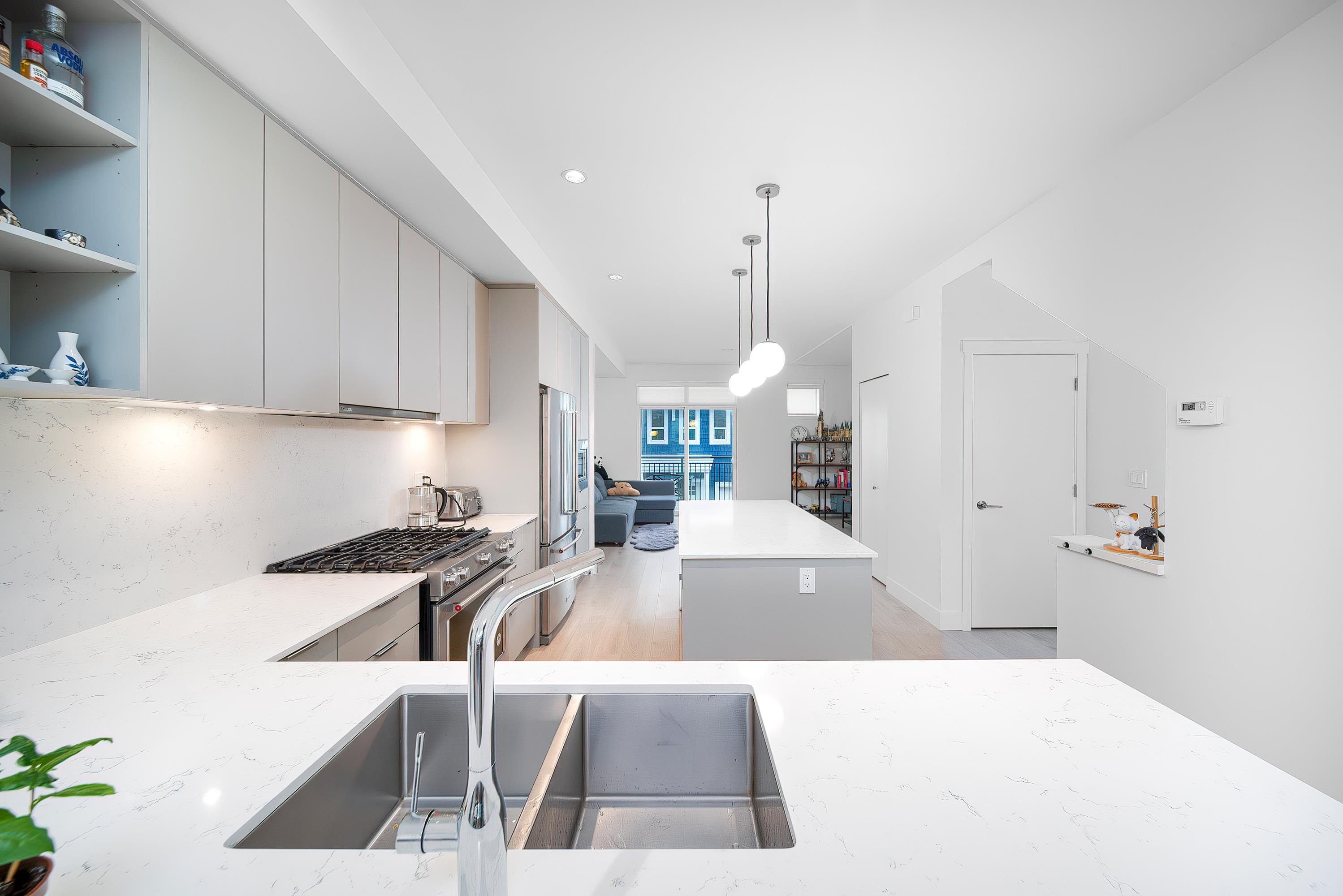 Additional image 4 of 76-16561 17a Avenue, Surrey, BC, V3Z 1J3