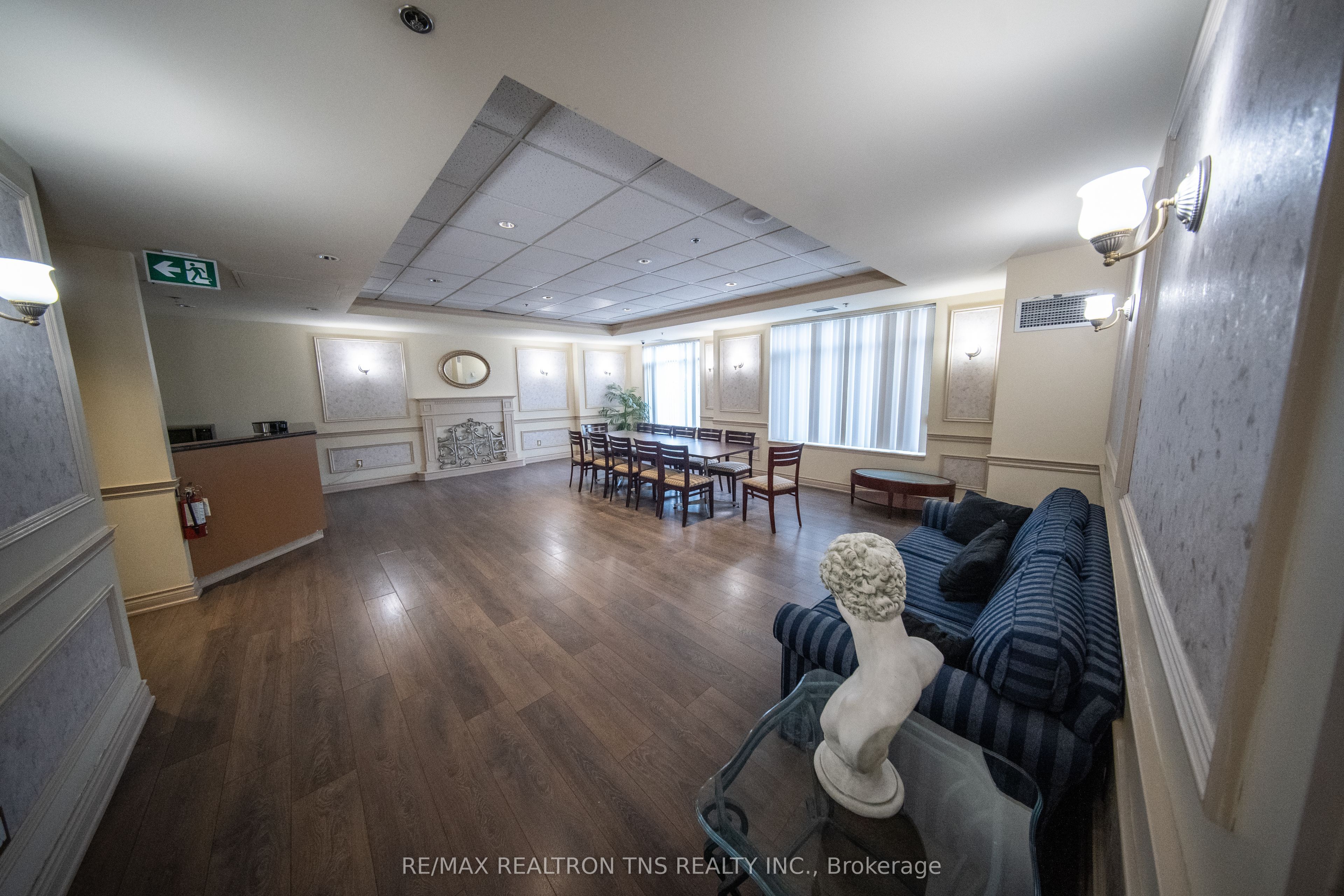 Additional image 5 of Ph1-135 Pond Drive, Markham, ON, L3T 7V6