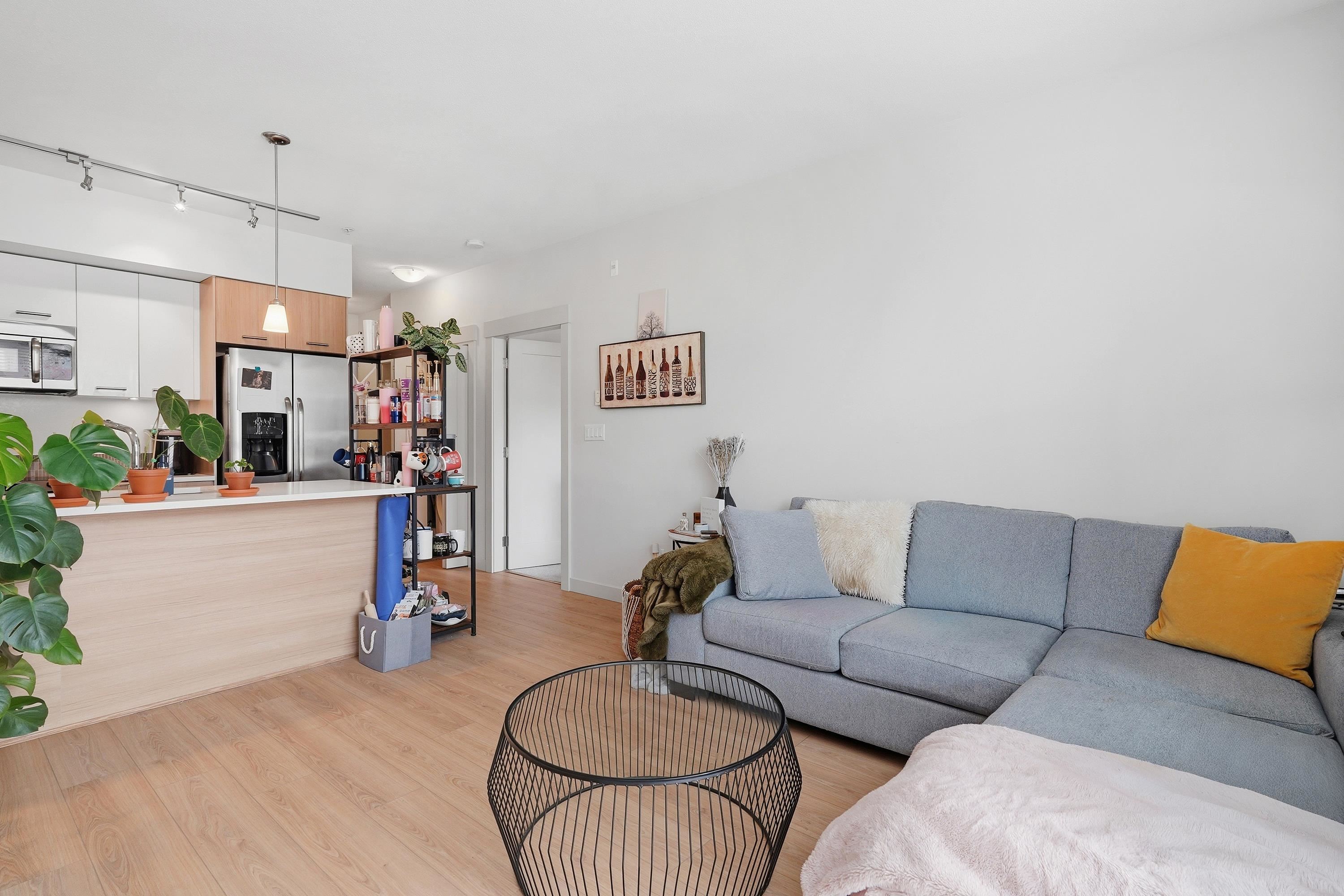 Additional image 4 of 304-2214 Kelly Avenue, Port Coquitlam, BC, V3C 3E5