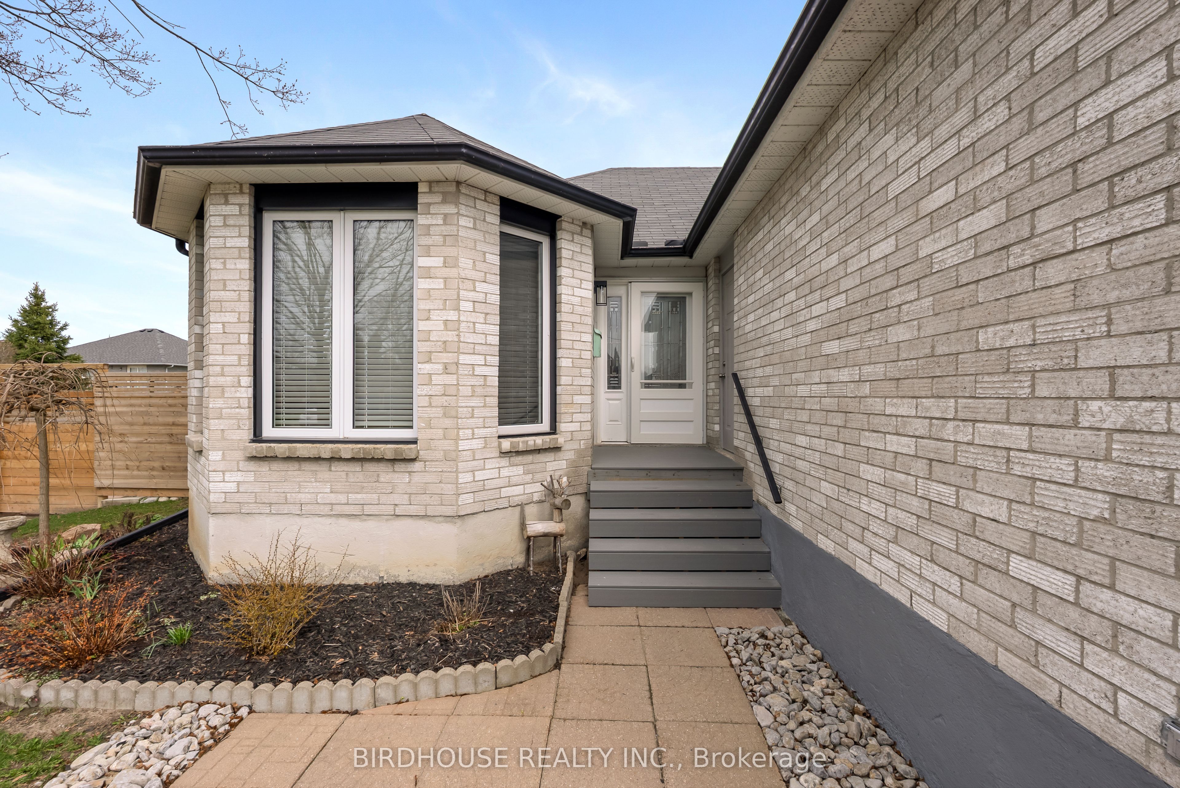 Additional image 4 of 264 Victoria Avenue N, Kawartha Lakes, ON, K9V 6B9