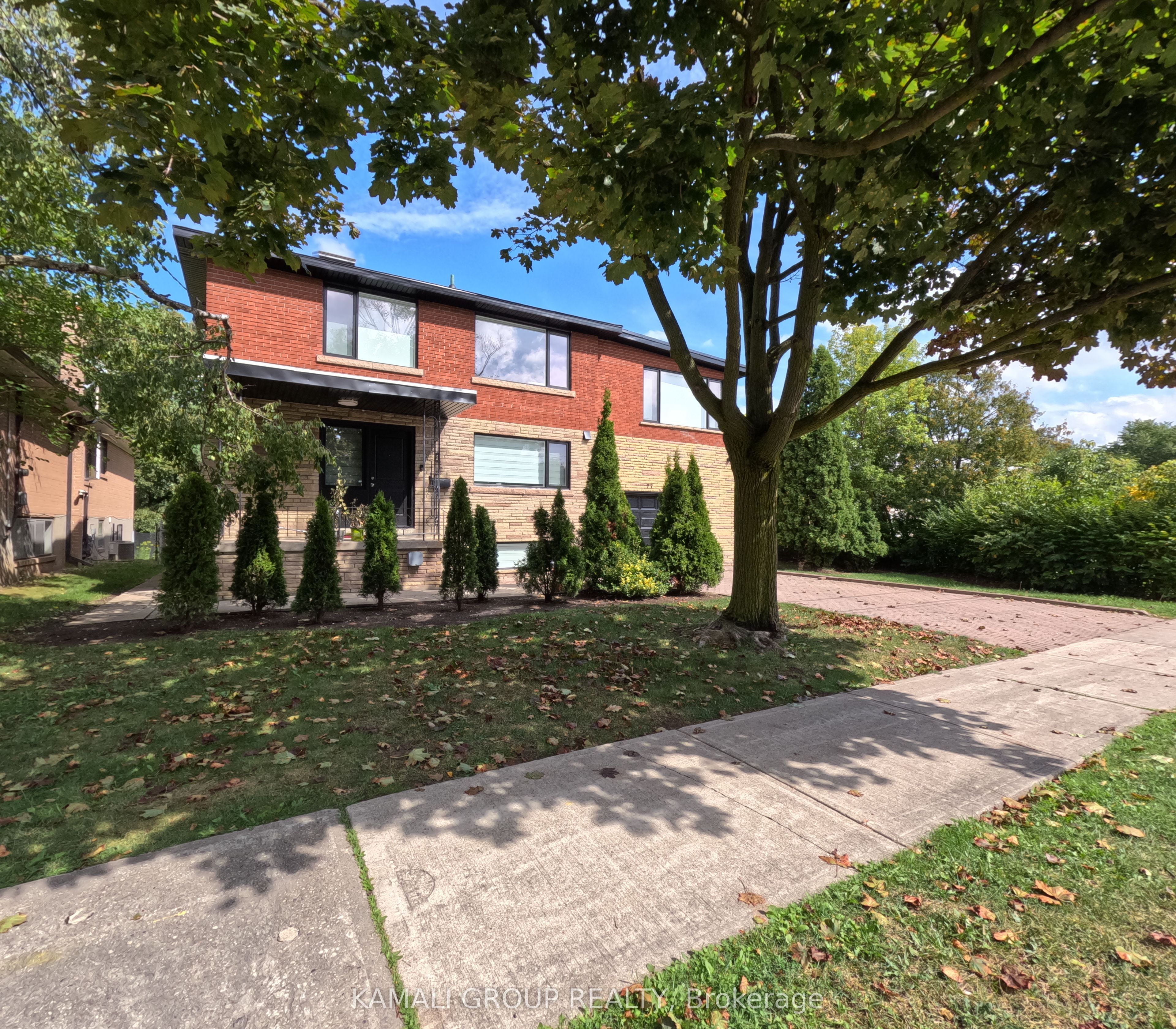 77 Hove Street E, Toronto, ON, M3H 4Z2