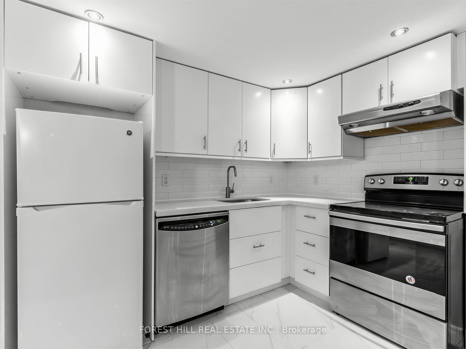 Additional image 4 of Lower-12 Salem Avenue, Toronto, ON, M6H 3C1