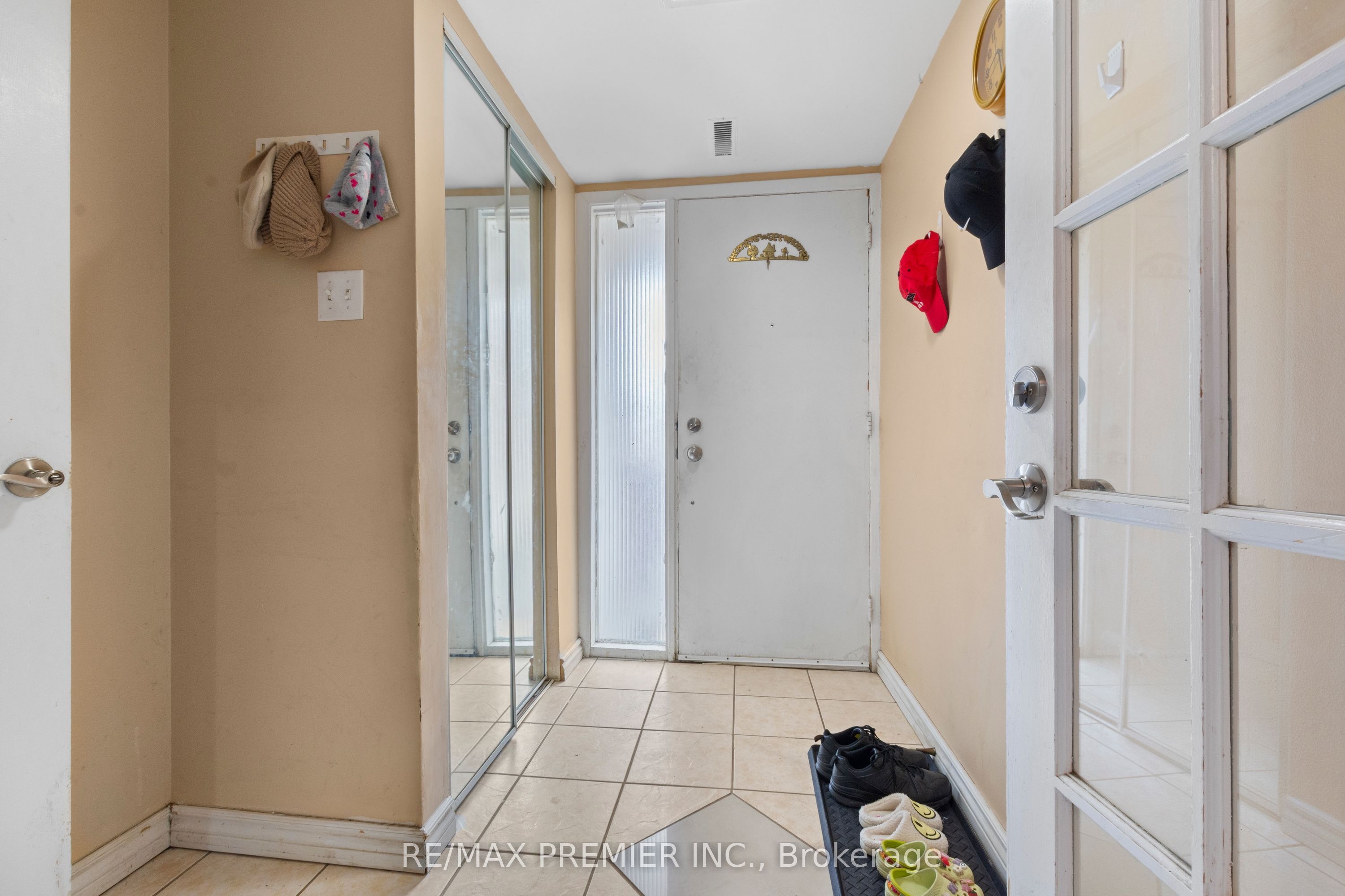 Additional image 6 of 292-1605 Albion Road, Toronto, ON, M9V 1B6