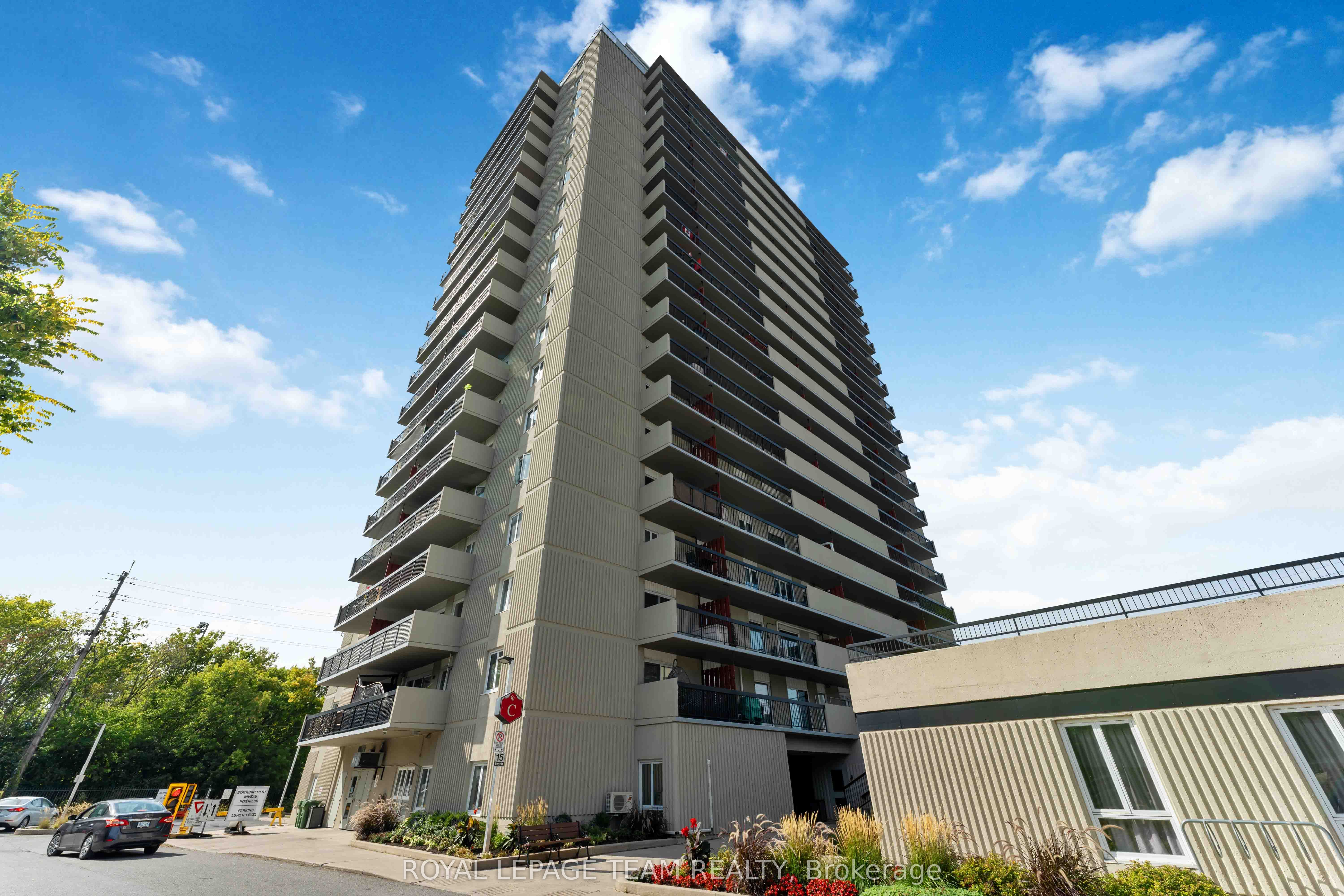 606-158C Mcarthur Avenue, Ottawa, ON, K1L 8E7