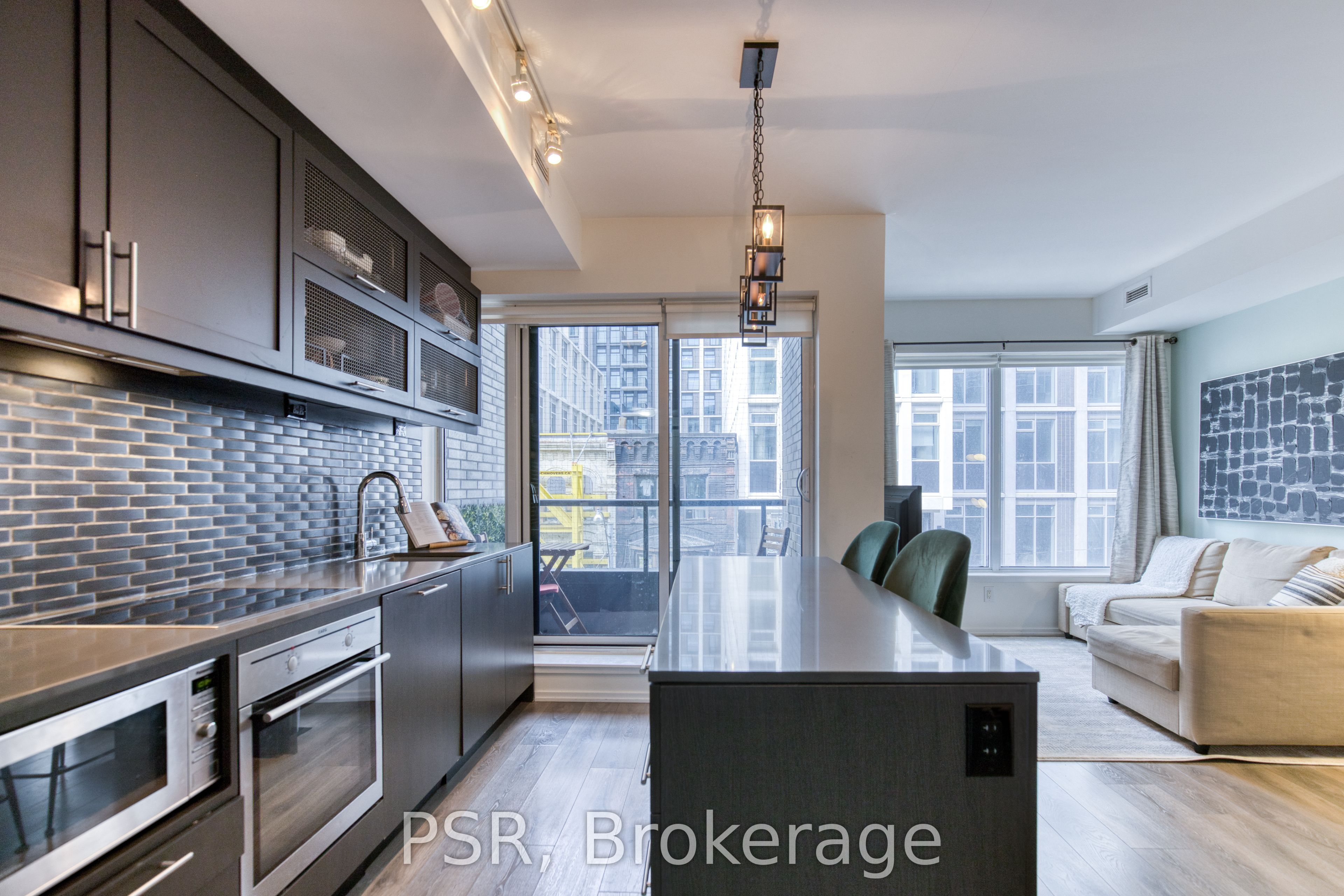 321-783 Bathurst Street, Toronto, ON, M5S 0A8