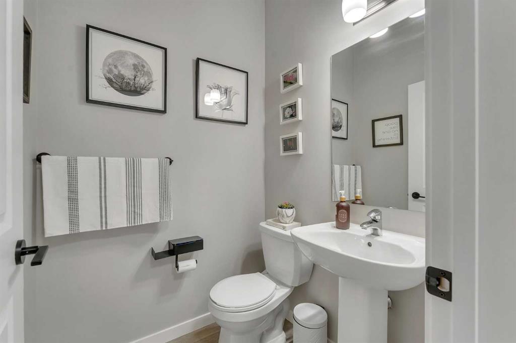 Additional image 6 of 341 Walcrest View SE, Calgary, AB, T2X 4V9