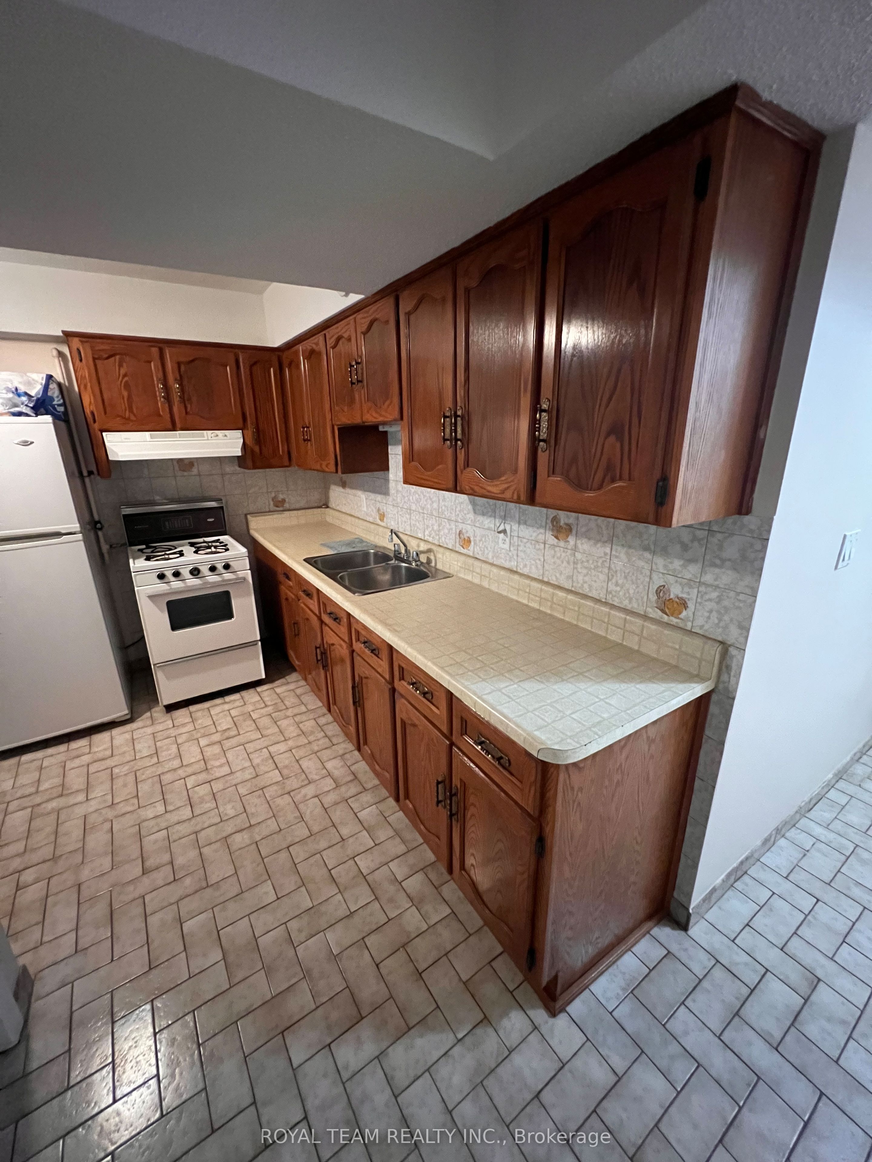 Additional image 6 of 28 Oakmount Crescent, Vaughan, ON, L4K 2C3