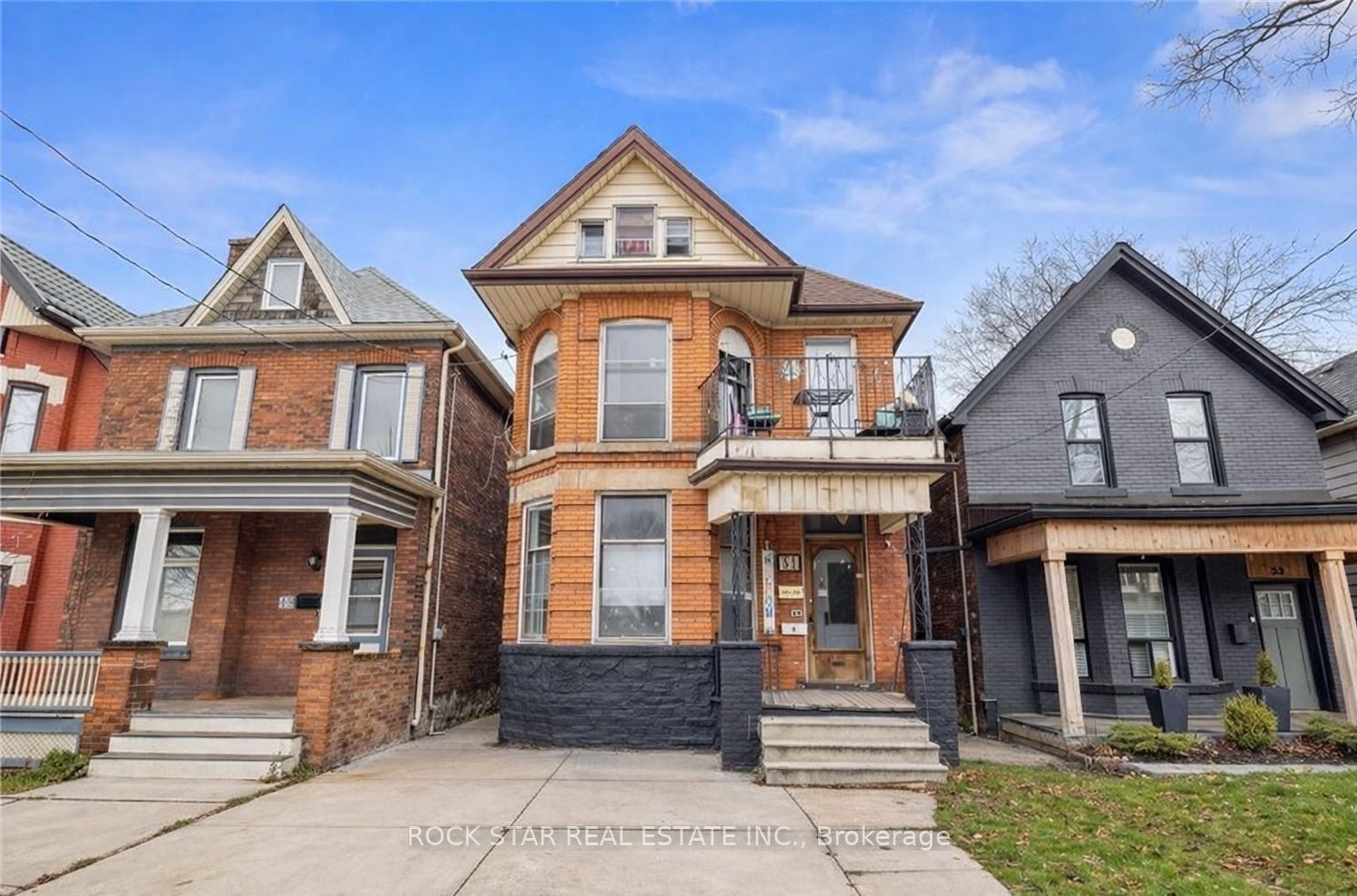 Main-51 Smith Avenue, Hamilton, ON, L8L 5P2