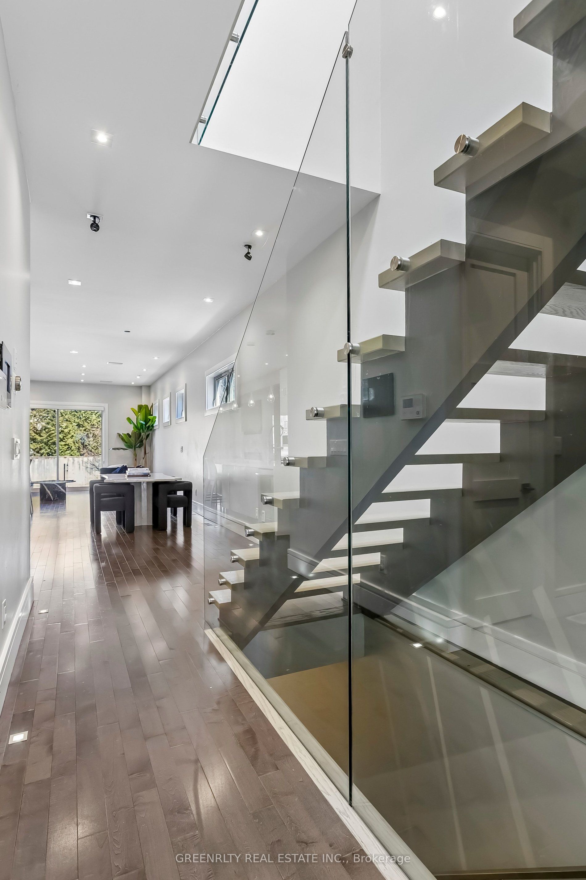 Additional image 5 of 21A Maple Avenue N, Mississauga, ON, L5H 2R9