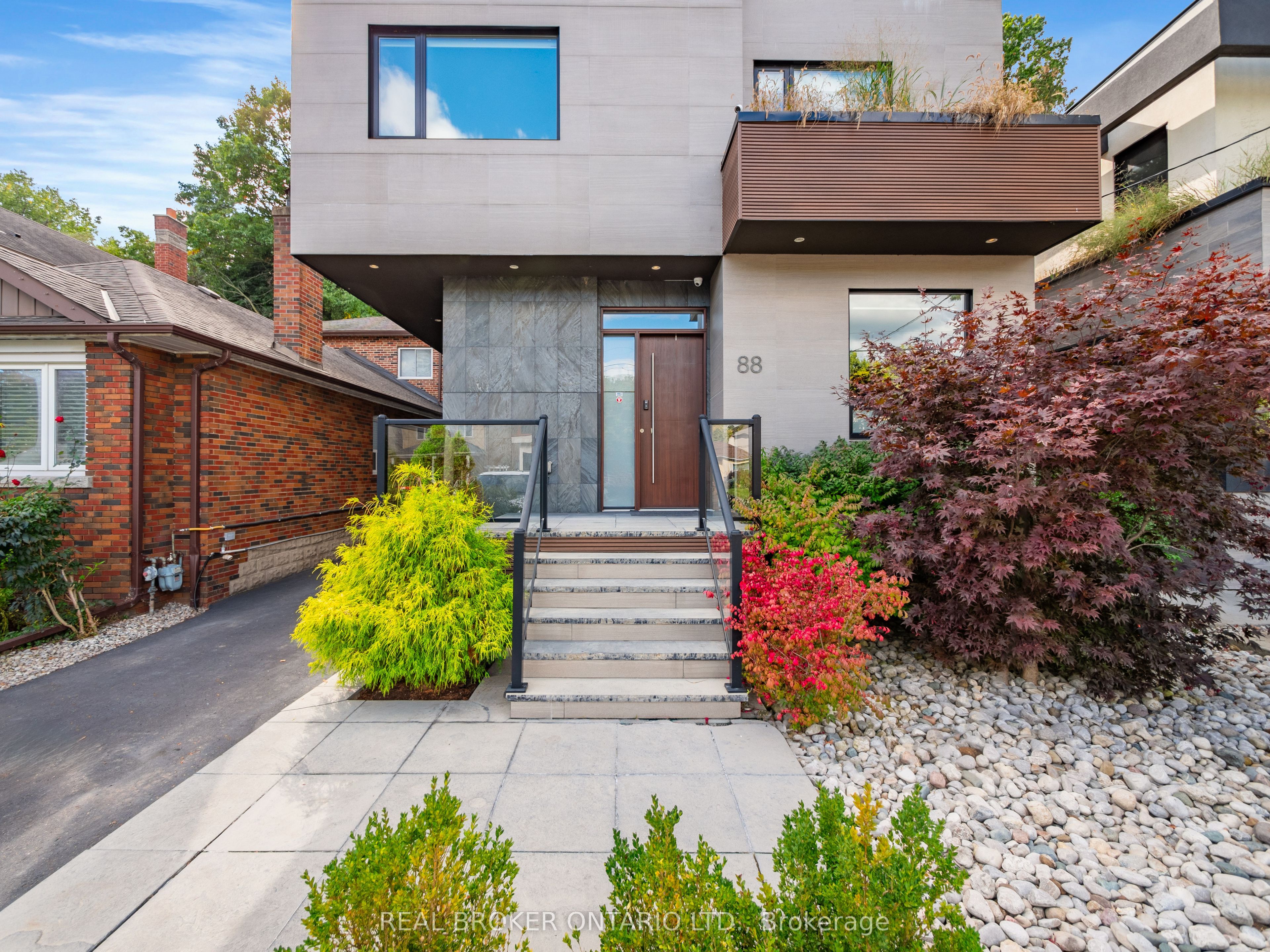 Additional image 3 of 88 South Kingsway Way, Toronto, ON, M6S 3T3