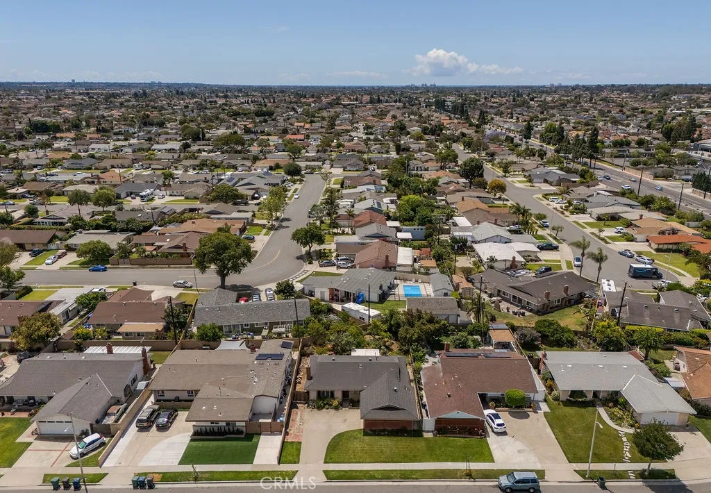 9080 La Casita Ave, Fountain Valley, CA 92708