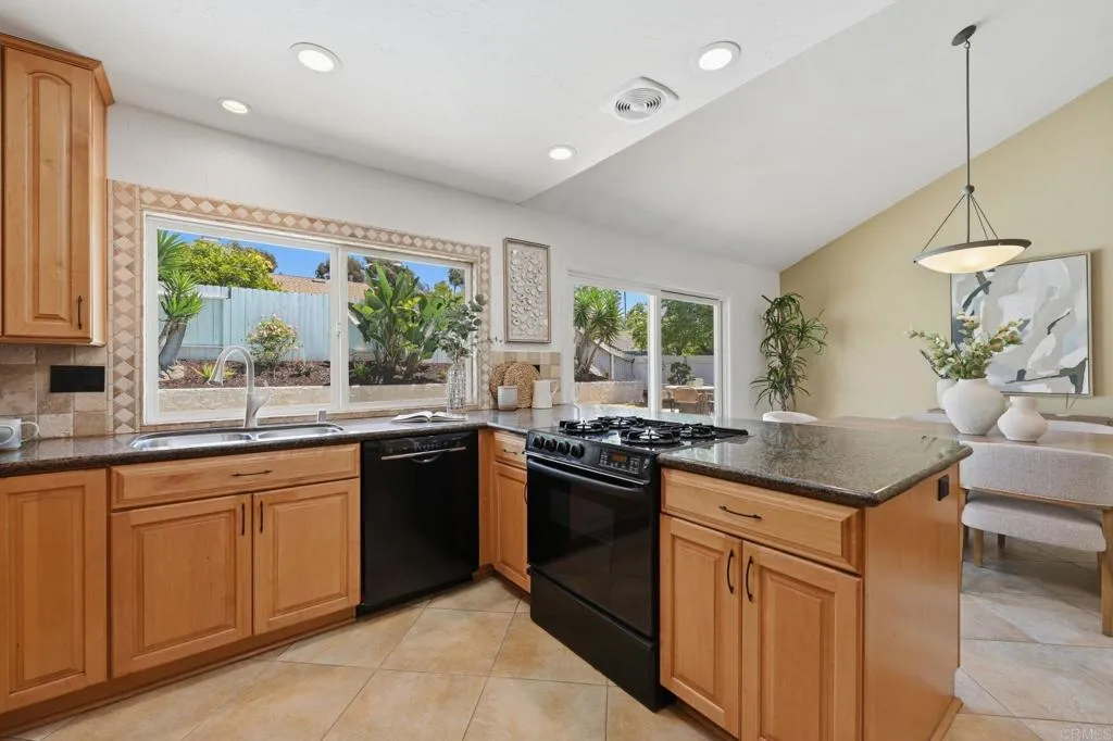 Additional image 80 of 7216 Manzanita Street, Carlsbad, CA 92011