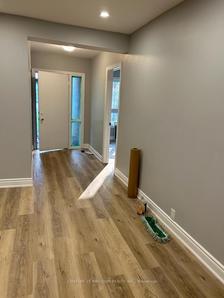 Additional image 4 of Main-35 Homestead Road, Toronto, ON, M1E 3R8